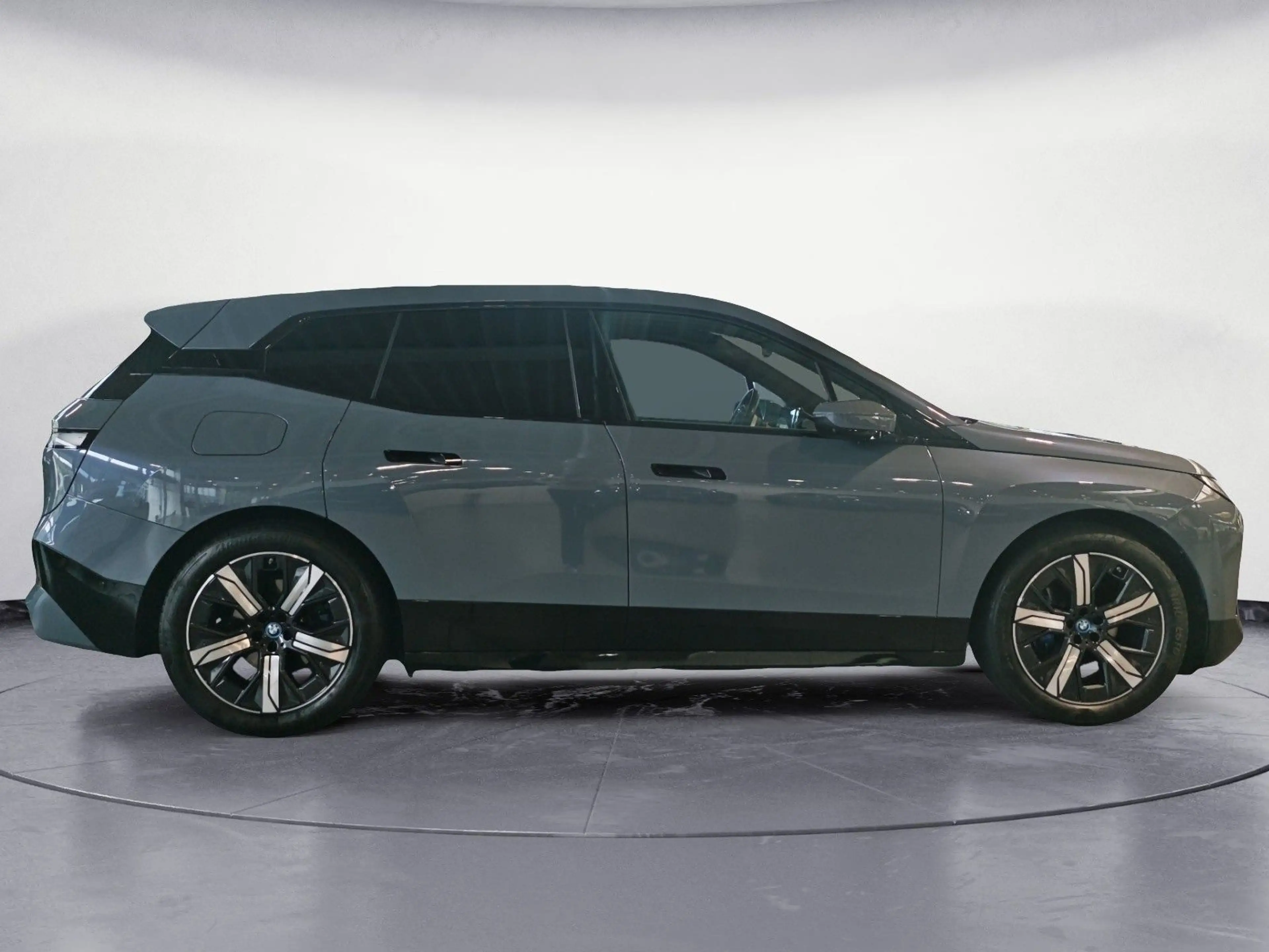 BMW iX xDrive40 SkyLounge AHK H&K — photo 8