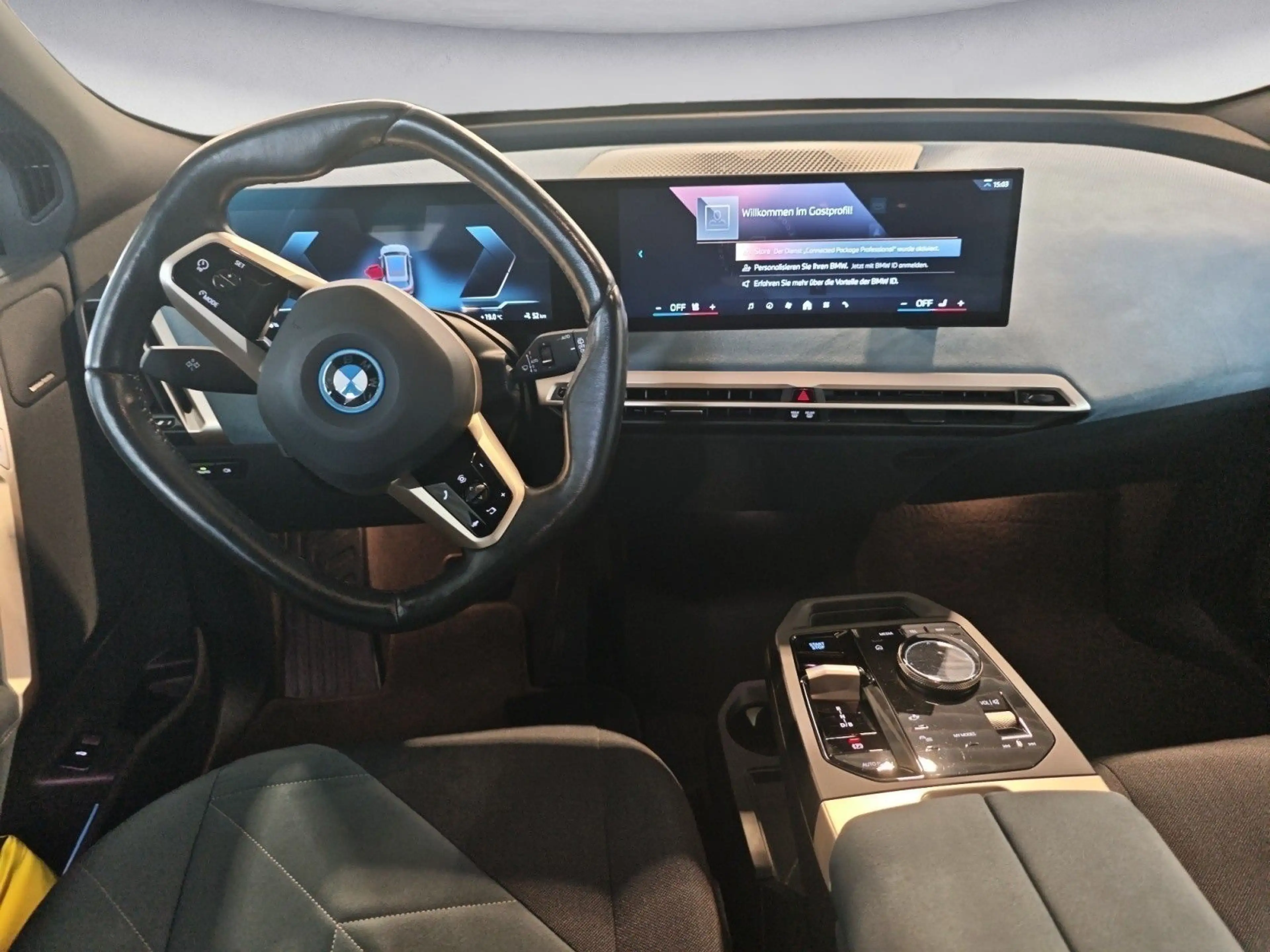 BMW iX xDrive40 SkyLounge AHK H&K — photo 15