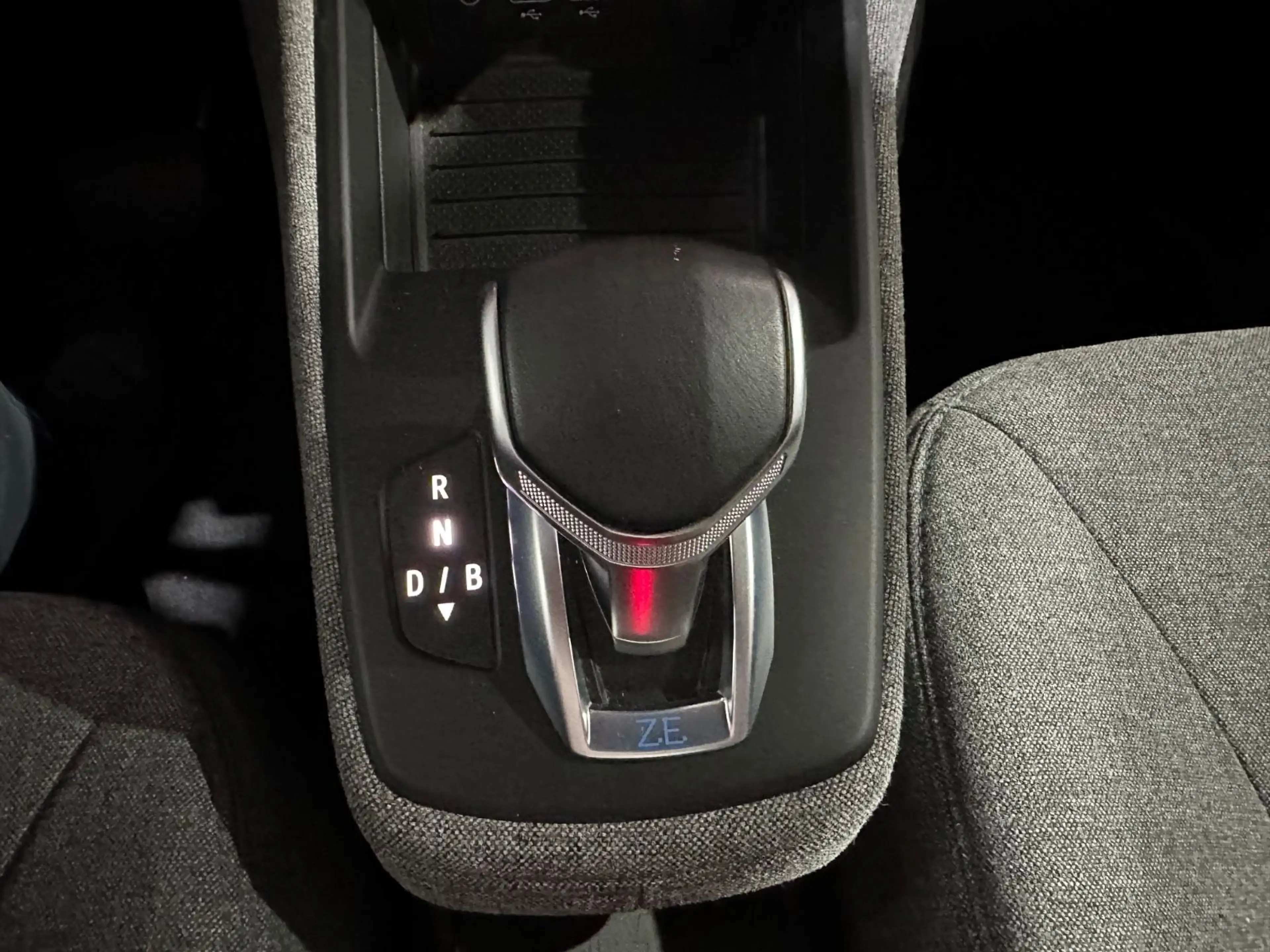 Renault ZOE Zoe Z.E.50 Life/Miet-Batterie/App.CarPl/Met. — photo 7