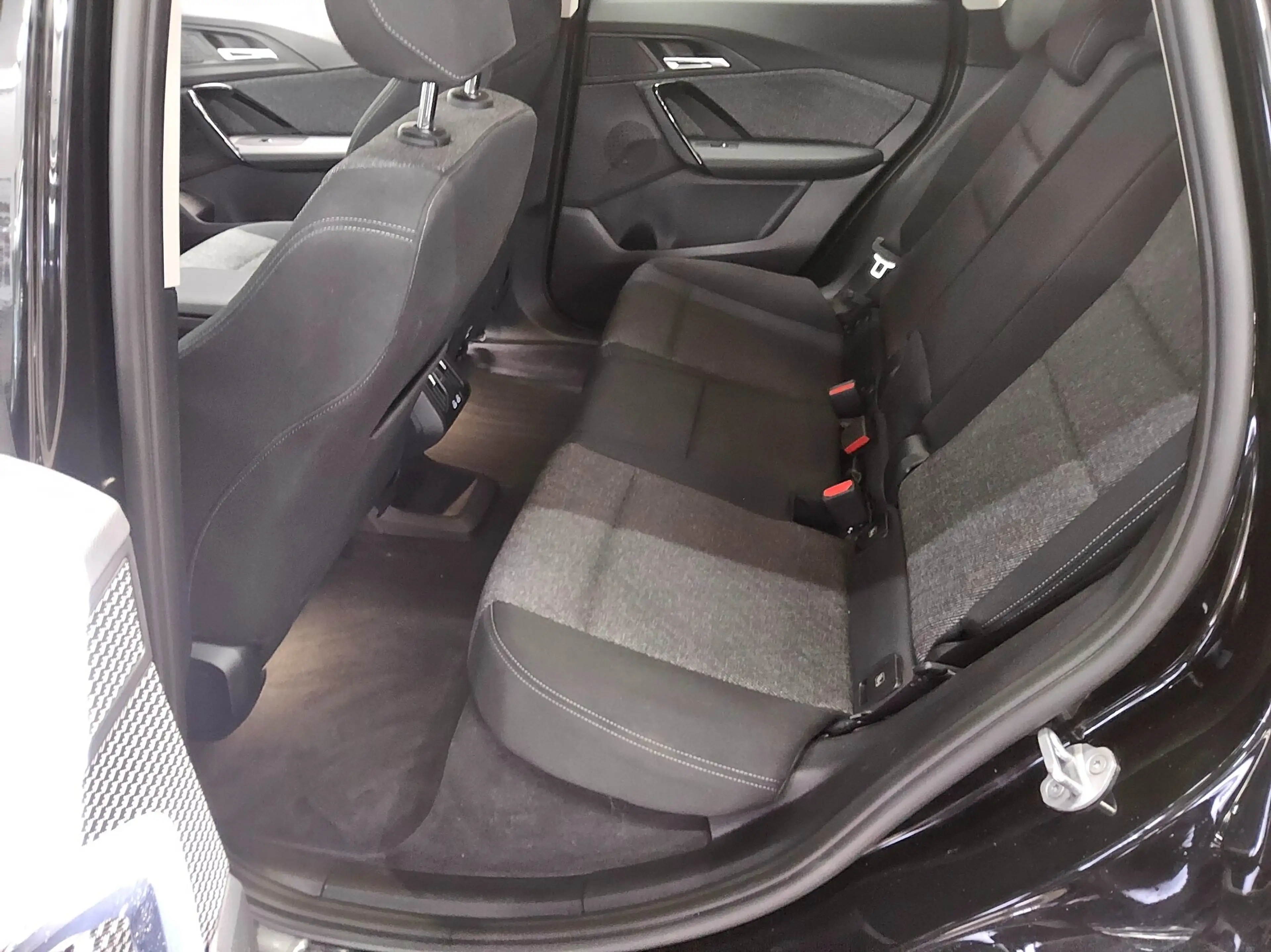 BMW iX IX1 NAVI KLIMAAUT LED RADIO MFL SHZ VC PDC KAMERA HIFI RFK Curved — photo 13