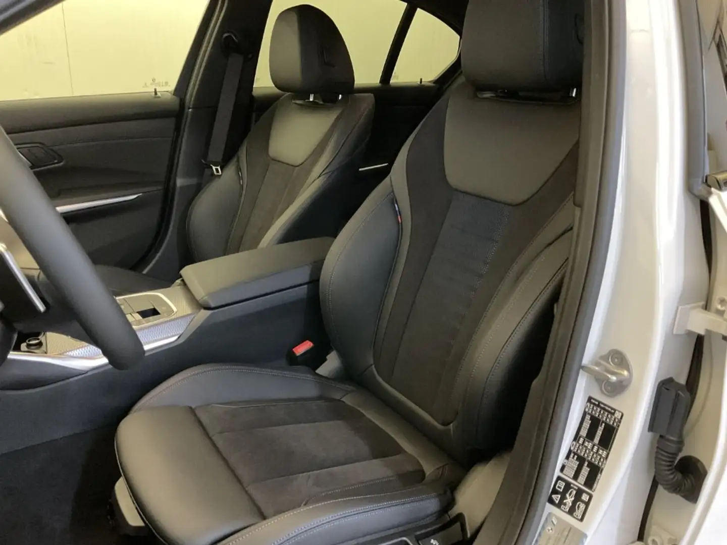 BMW 320 320d xDrive Wit - 2