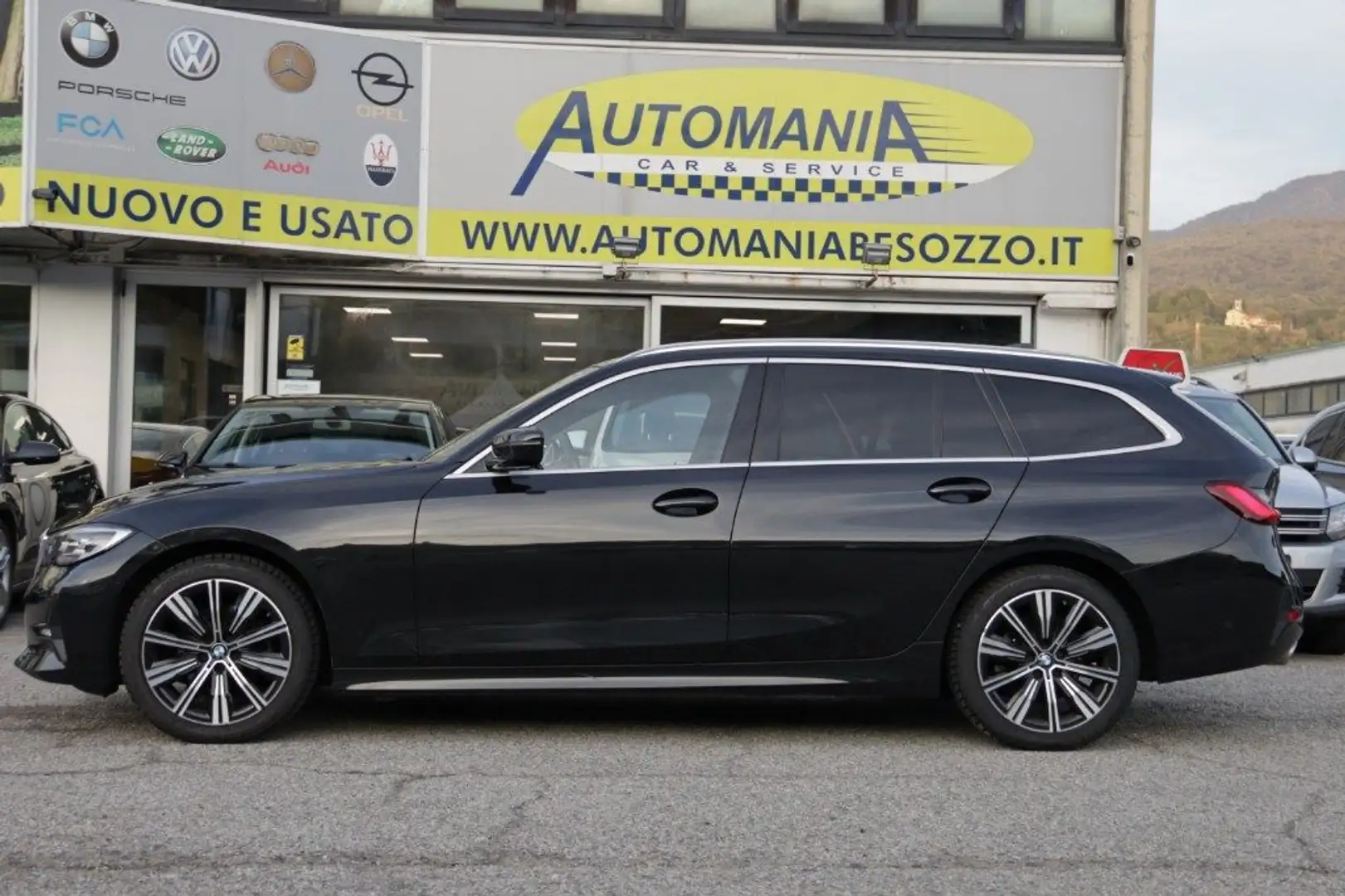 BMW 320 d xDrive Touring Sport Zwart - 2