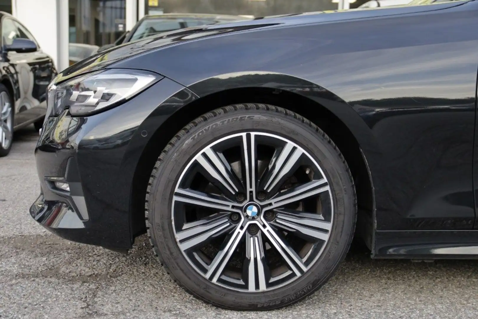 BMW 320 d xDrive Touring Sport Nero - 2