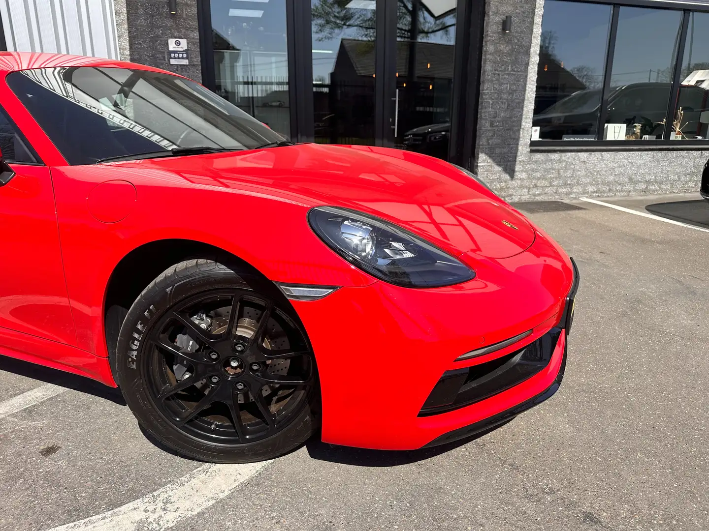 Porsche 718 Cayman 2.0 Turbo Rouge - 2