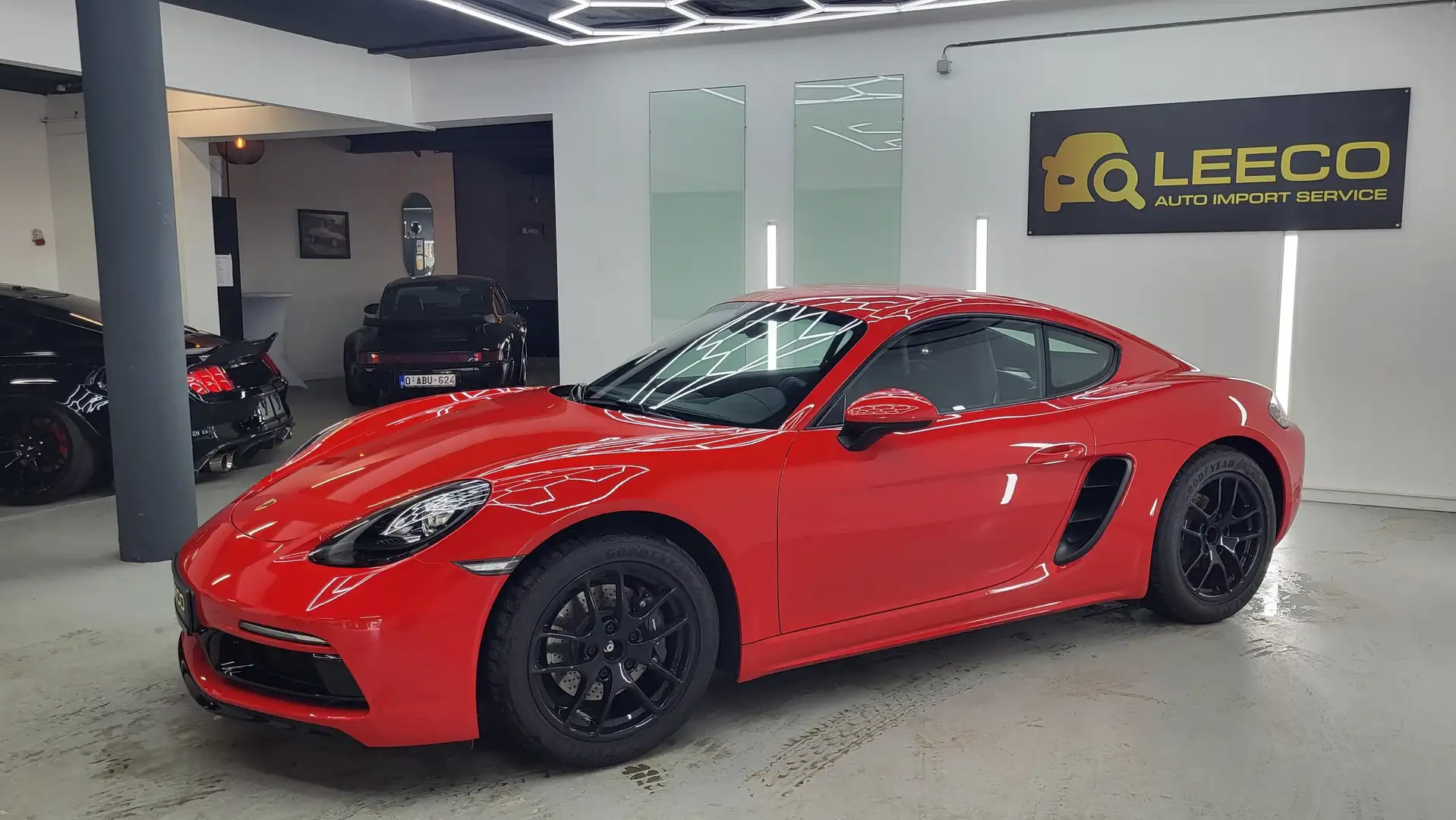Porsche 718 Cayman 2.0 Turbo Rojo - 2