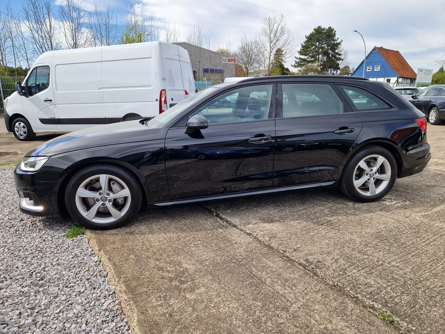 Audi A4 40 TFSI Advanced Schwarz - 2