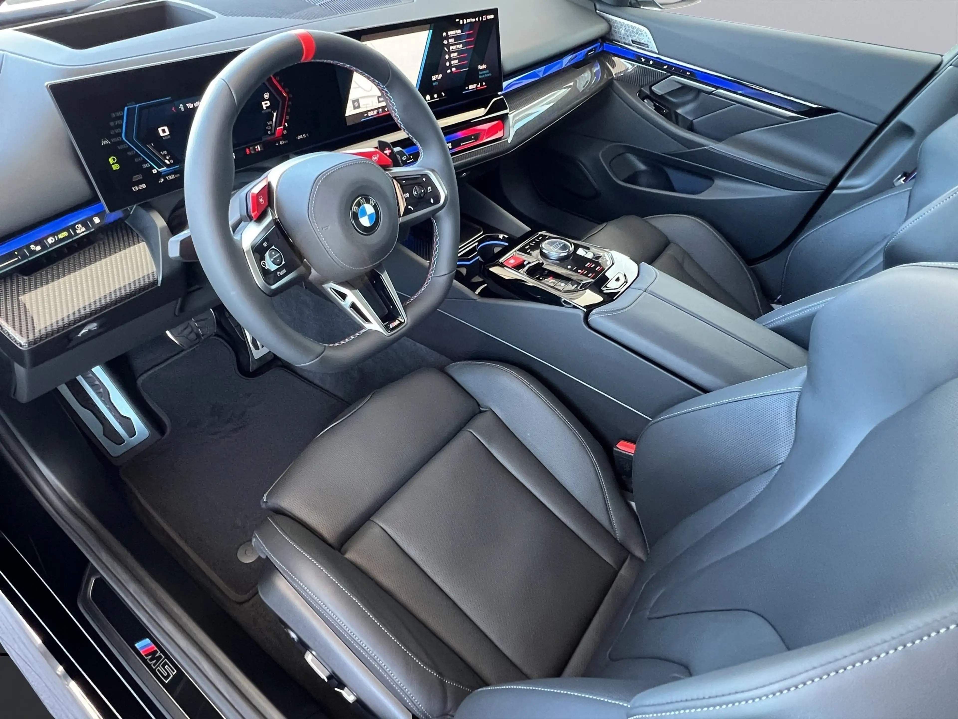 BMW M5 Touring M-DriversP. ACC 360° Pano Sitzbelüft — photo 6