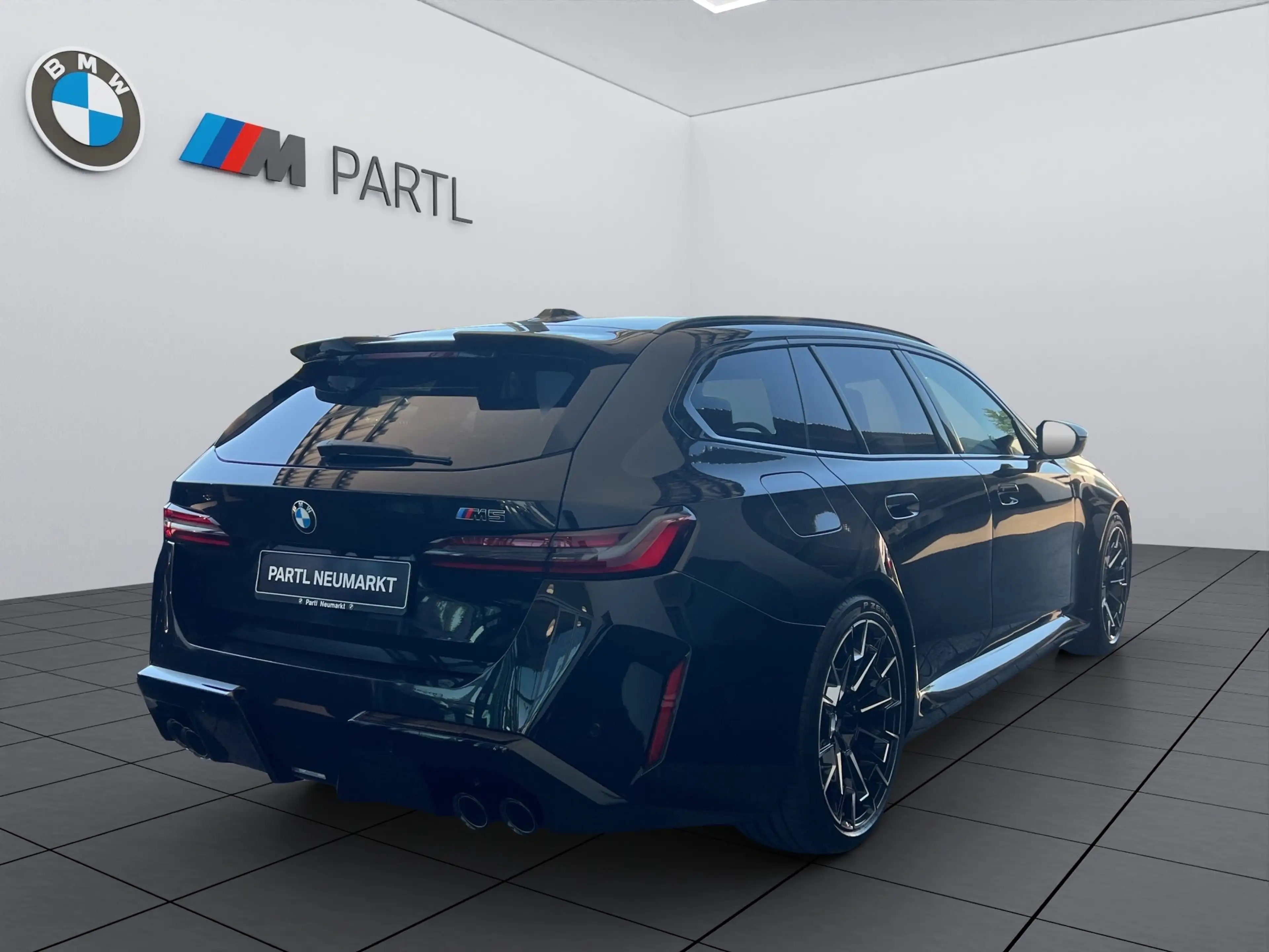 BMW M5 Touring M-DriversP. ACC 360° Pano Sitzbelüft — photo 4