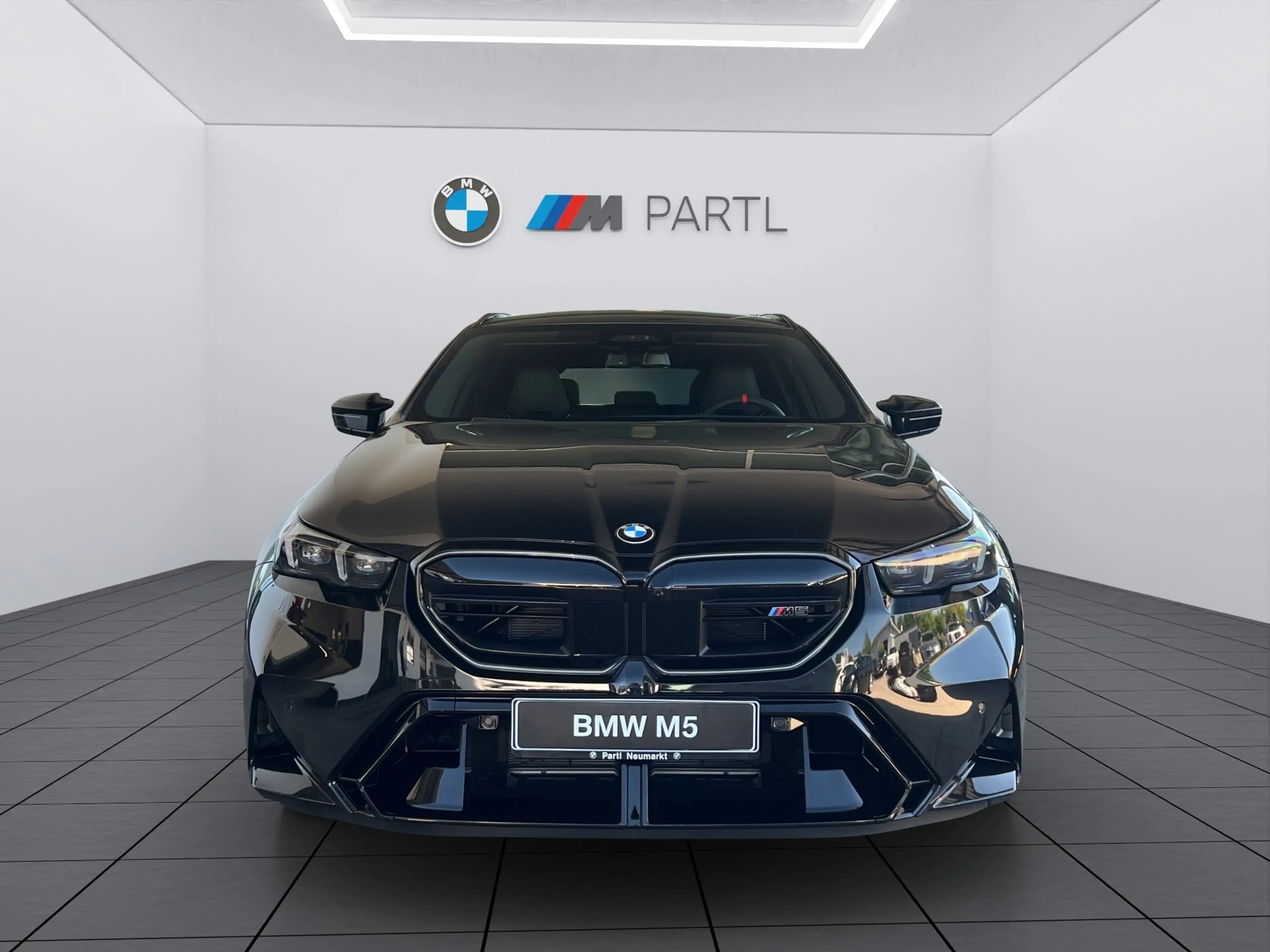 BMW M5 Touring M-DriversP. ACC 360° Pano Sitzbelüft — photo 2