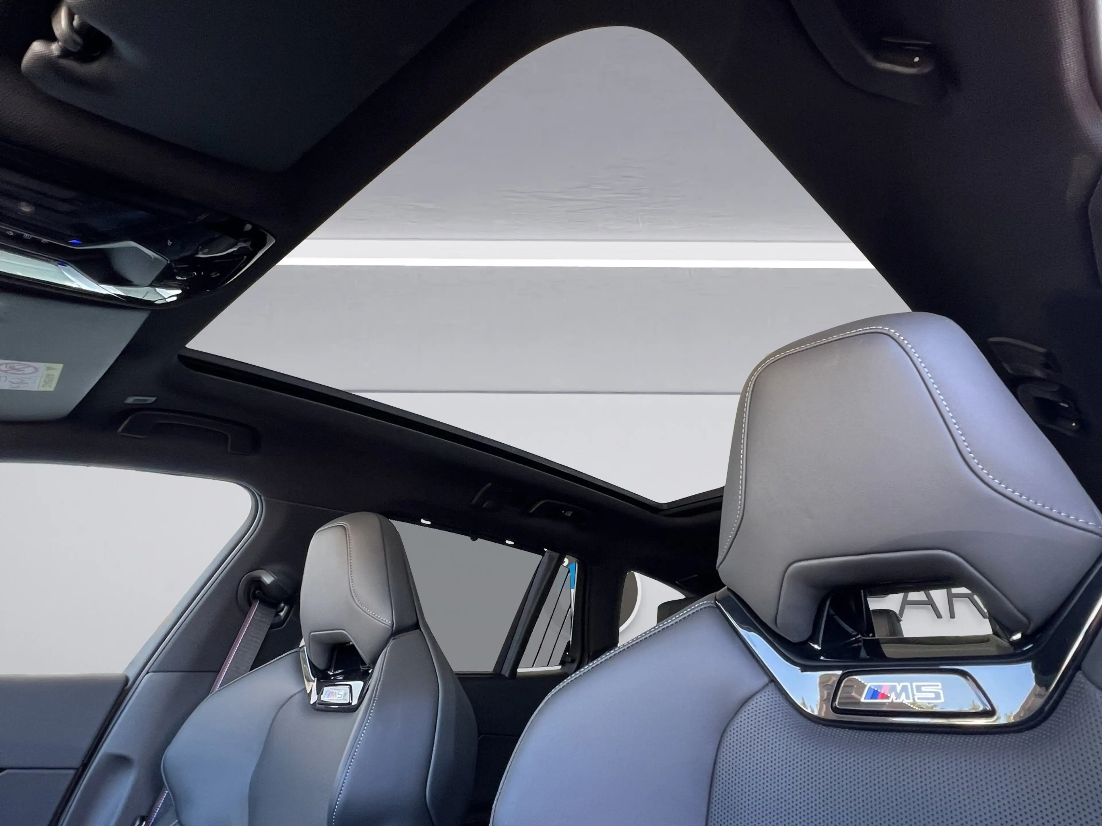 BMW M5 Touring M-DriversP. ACC 360° Pano Sitzbelüft — photo 15