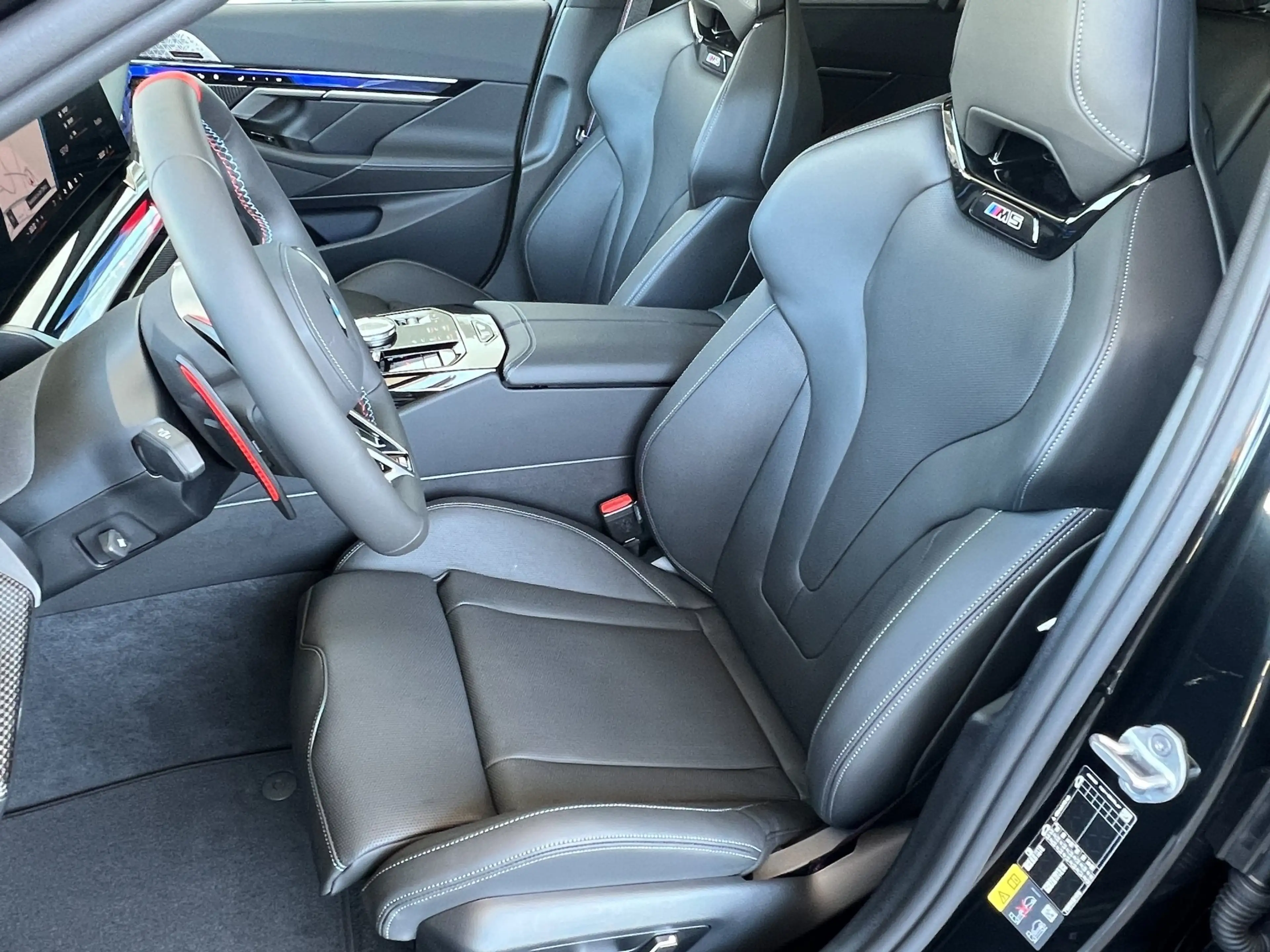 BMW M5 Touring M-DriversP. ACC 360° Pano Sitzbelüft — photo 8