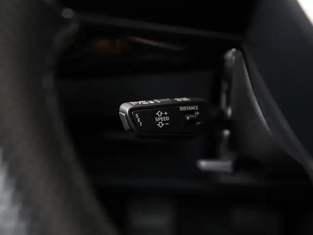 Audi E-Tron view 21