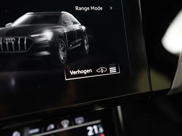 Audi E-Tron view 20