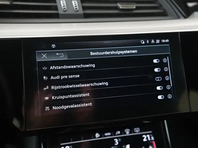 Audi E-Tron view 25