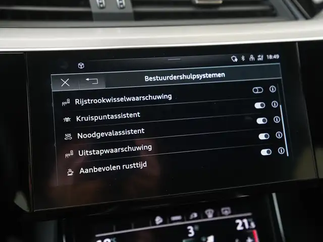 Audi E-Tron view 26