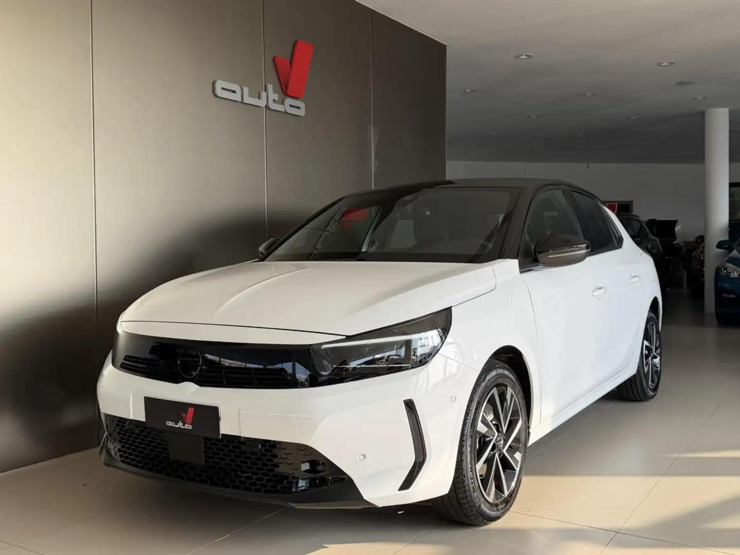 Opel Corsa 1.2 100 CV GS +SENSORI +TELE +CARPLAY WIRELESS Bianco - 2