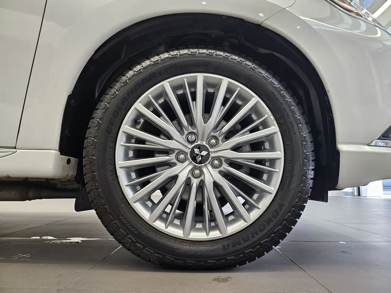 Mitsubishi Outlander снимка Mitsubishi Outlander