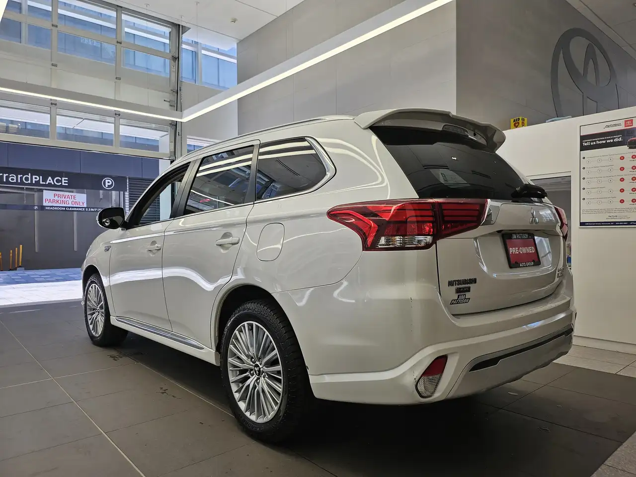 Mitsubishi Outlander снимка Mitsubishi Outlander