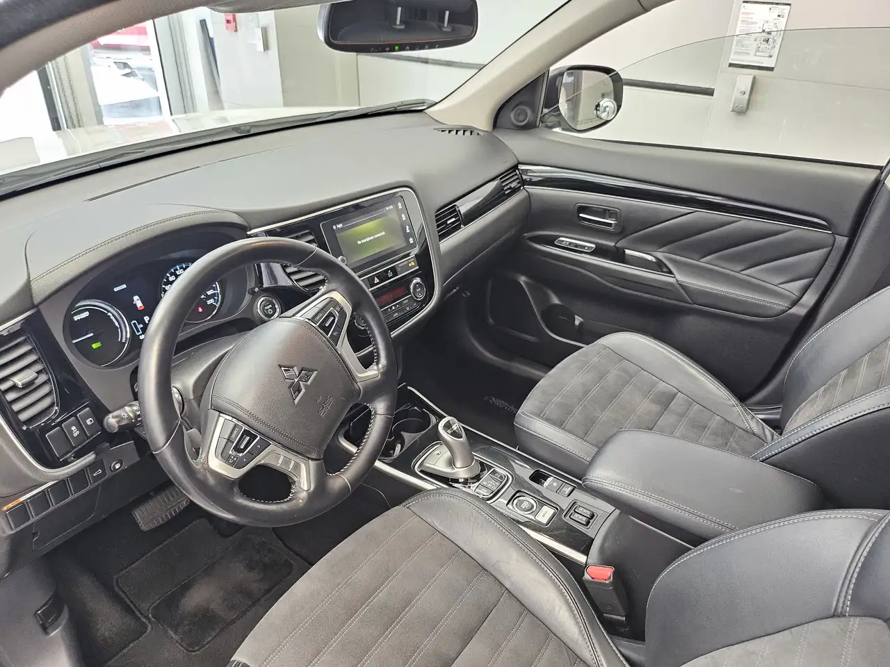 Mitsubishi Outlander снимка Mitsubishi Outlander