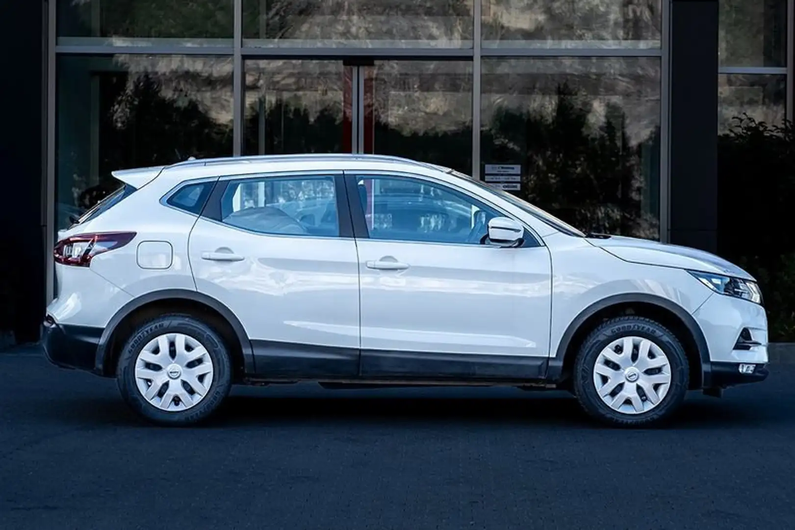 Nissan Qashqai 1.3 dig-t Acenta Premium 140cv 1145031 Weiß - 2