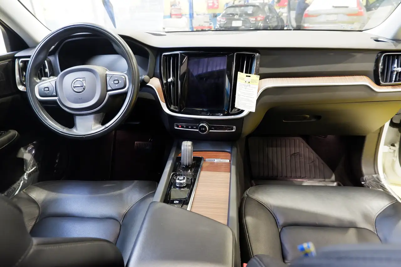 Volvo S60 снимка Volvo S60