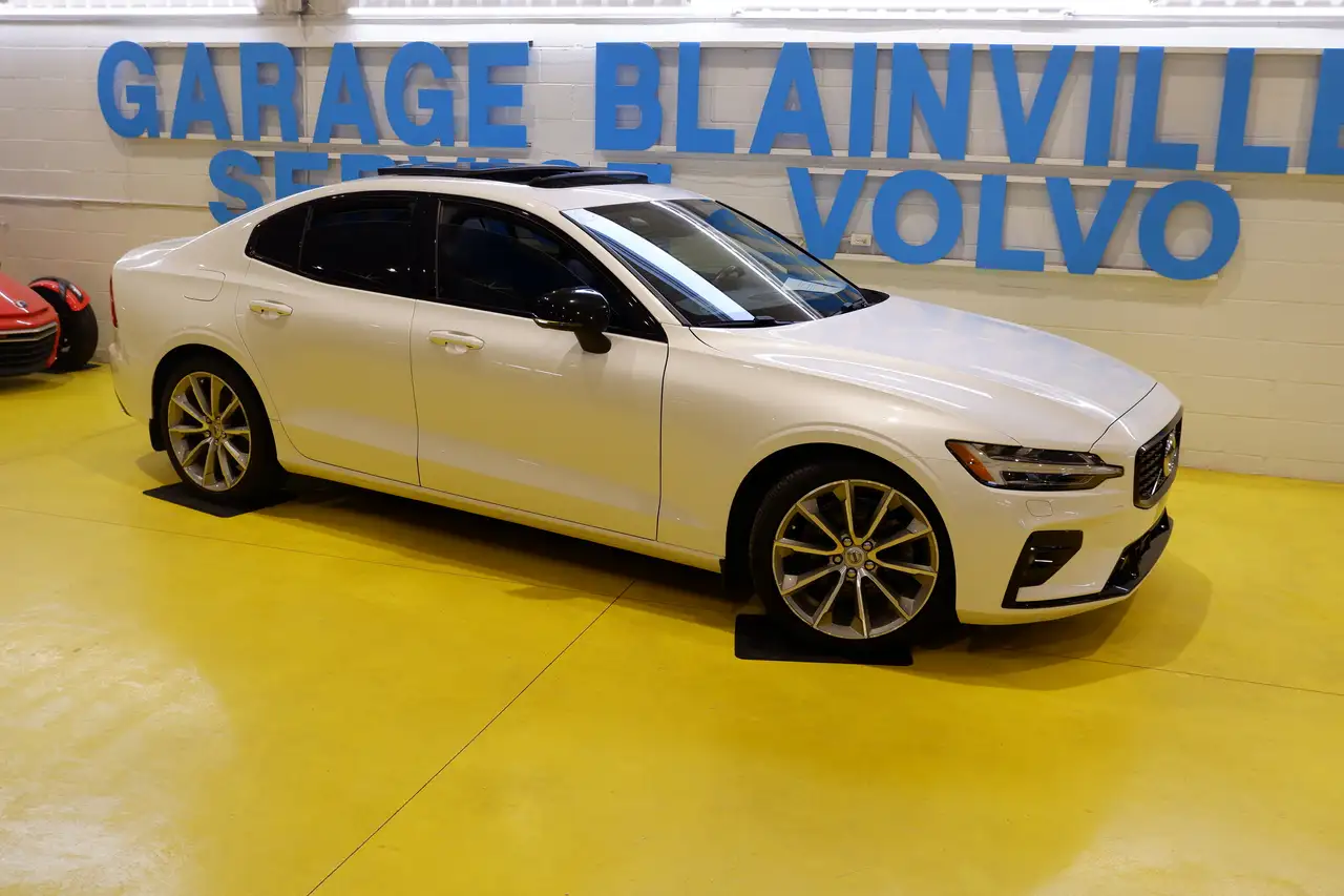 Volvo S60 снимка Volvo S60