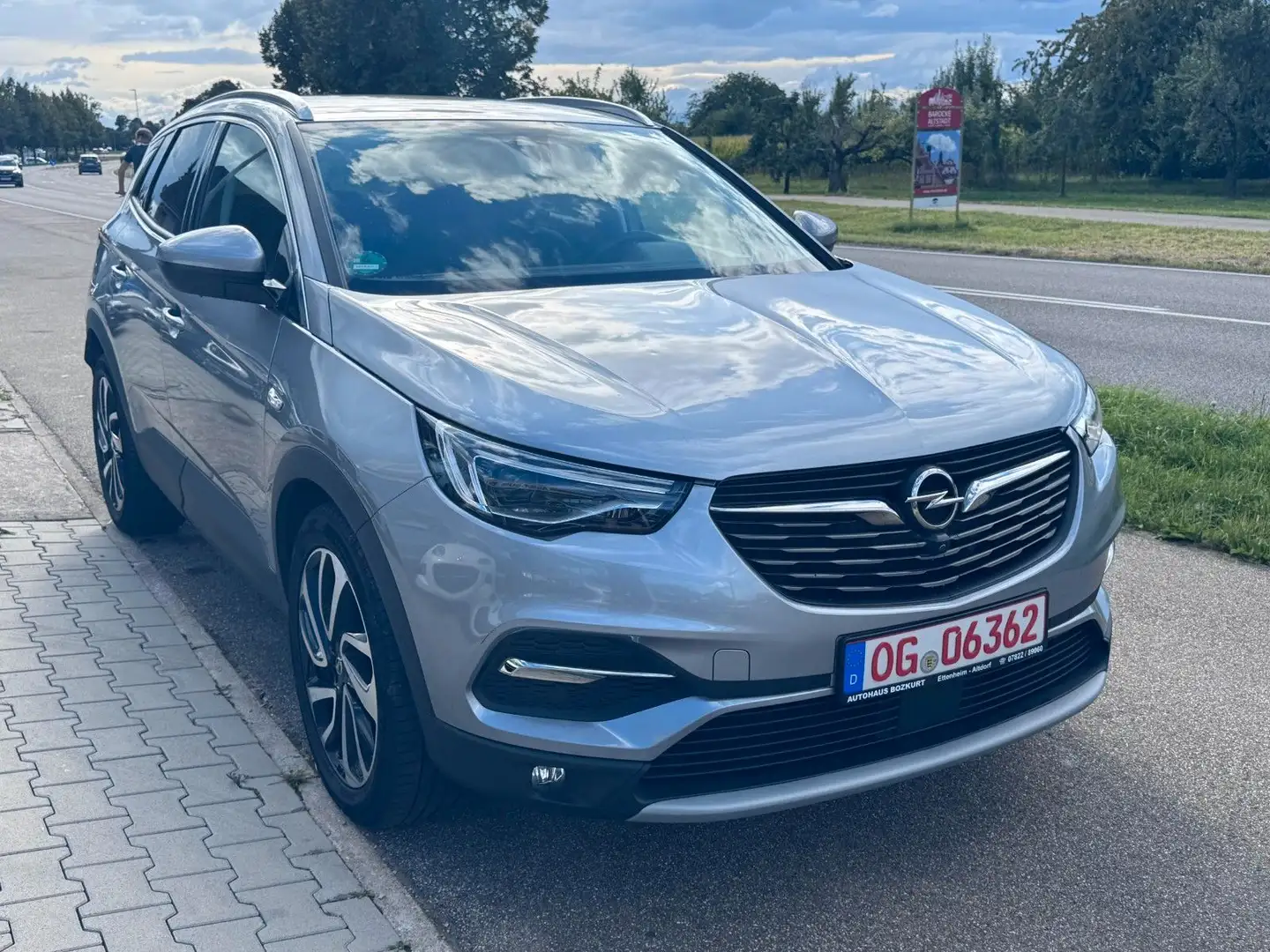 Opel Grandland X Grau - 1