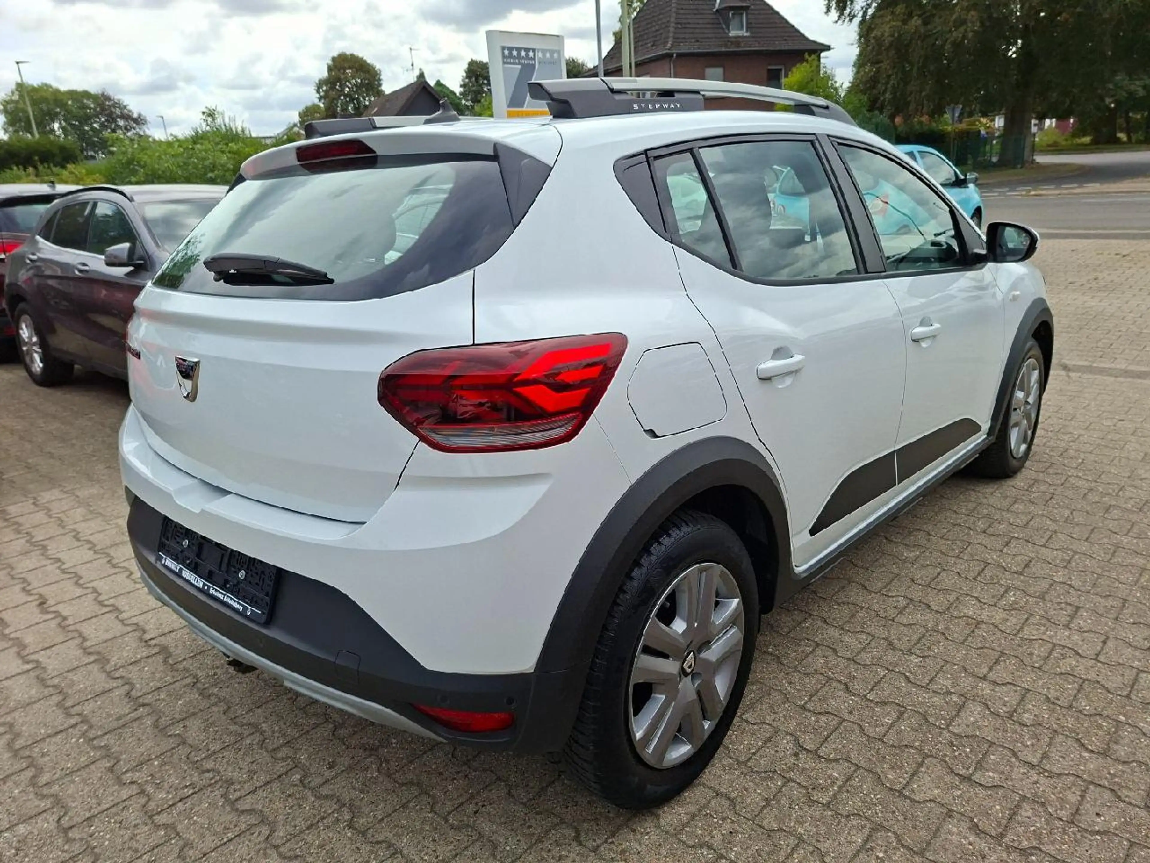 Dacia Sandero Stepway Comfort*1.Hd*AppleCar*DAB*LED*Navi*Klima — photo 5