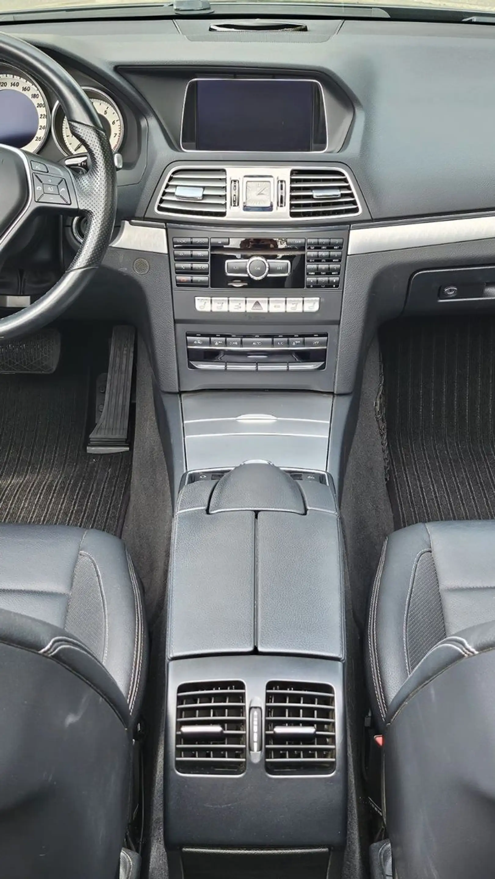 Mercedes-Benz E 250 Cabrio MB Scheckh. Airscarf Leder LED Auto — photo 11