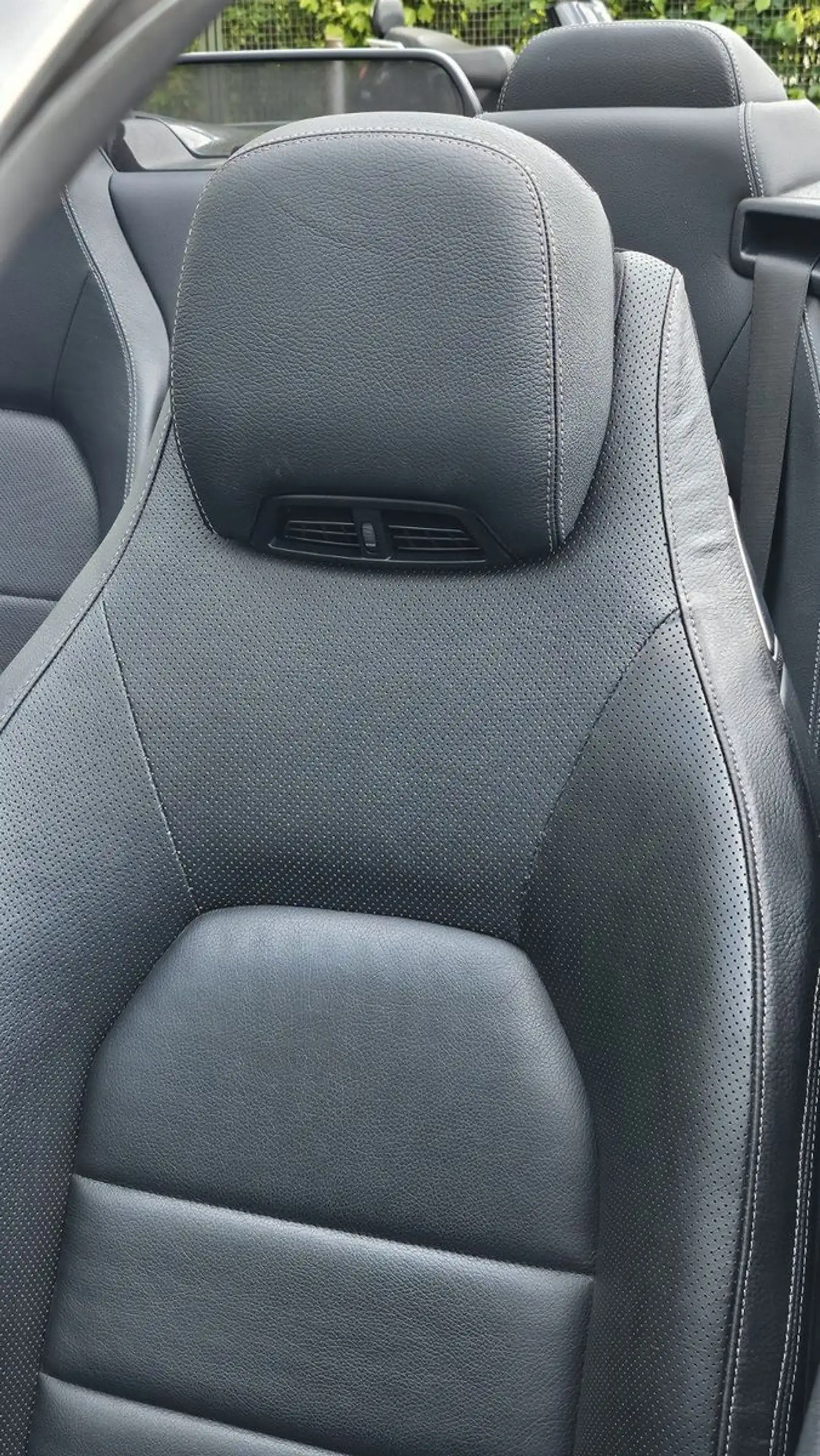 Mercedes-Benz E 250 Cabrio MB Scheckh. Airscarf Leder LED Auto — photo 12