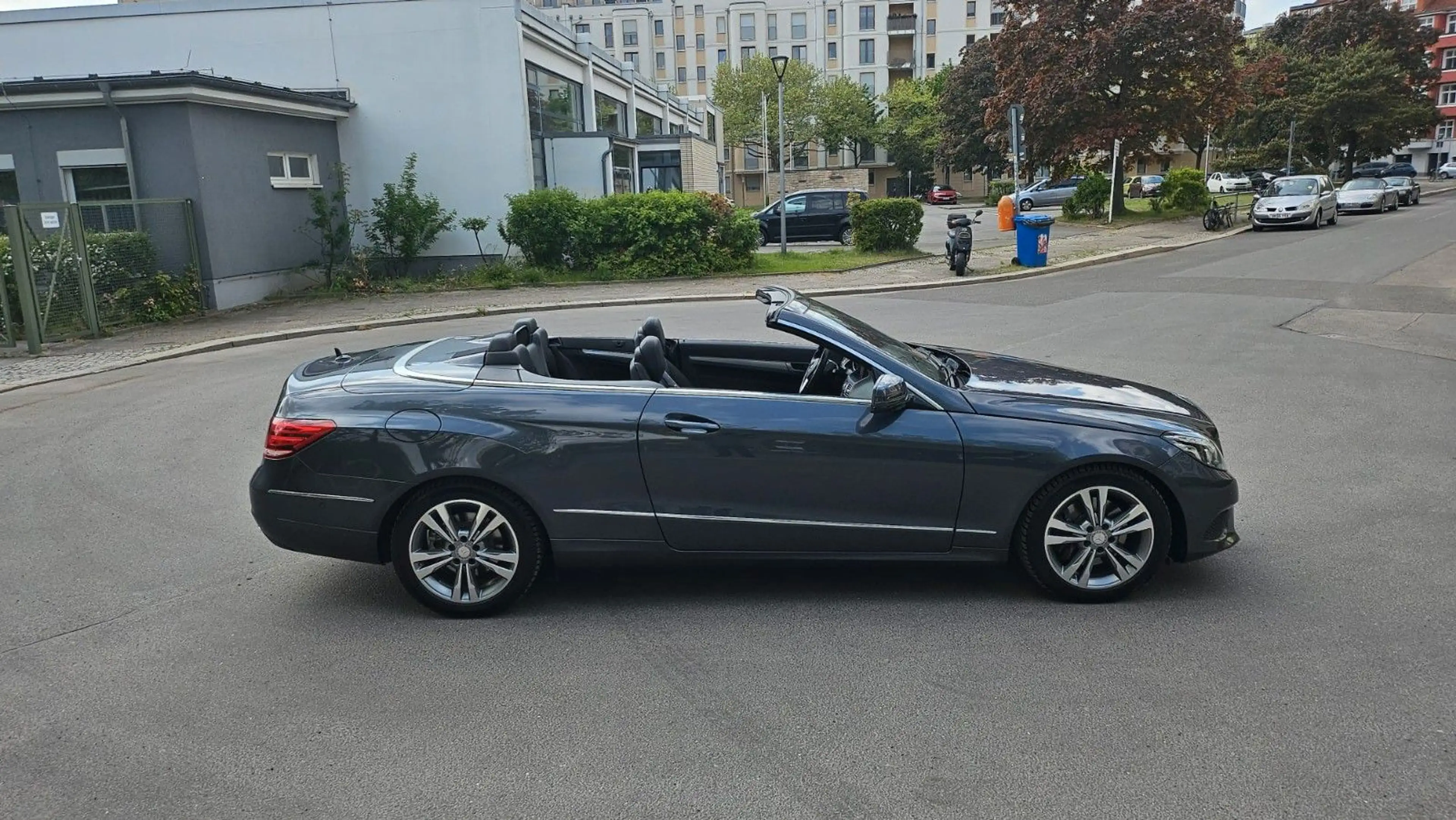 Mercedes-Benz E 250 Cabrio MB Scheckh. Airscarf Leder LED Auto — photo 5