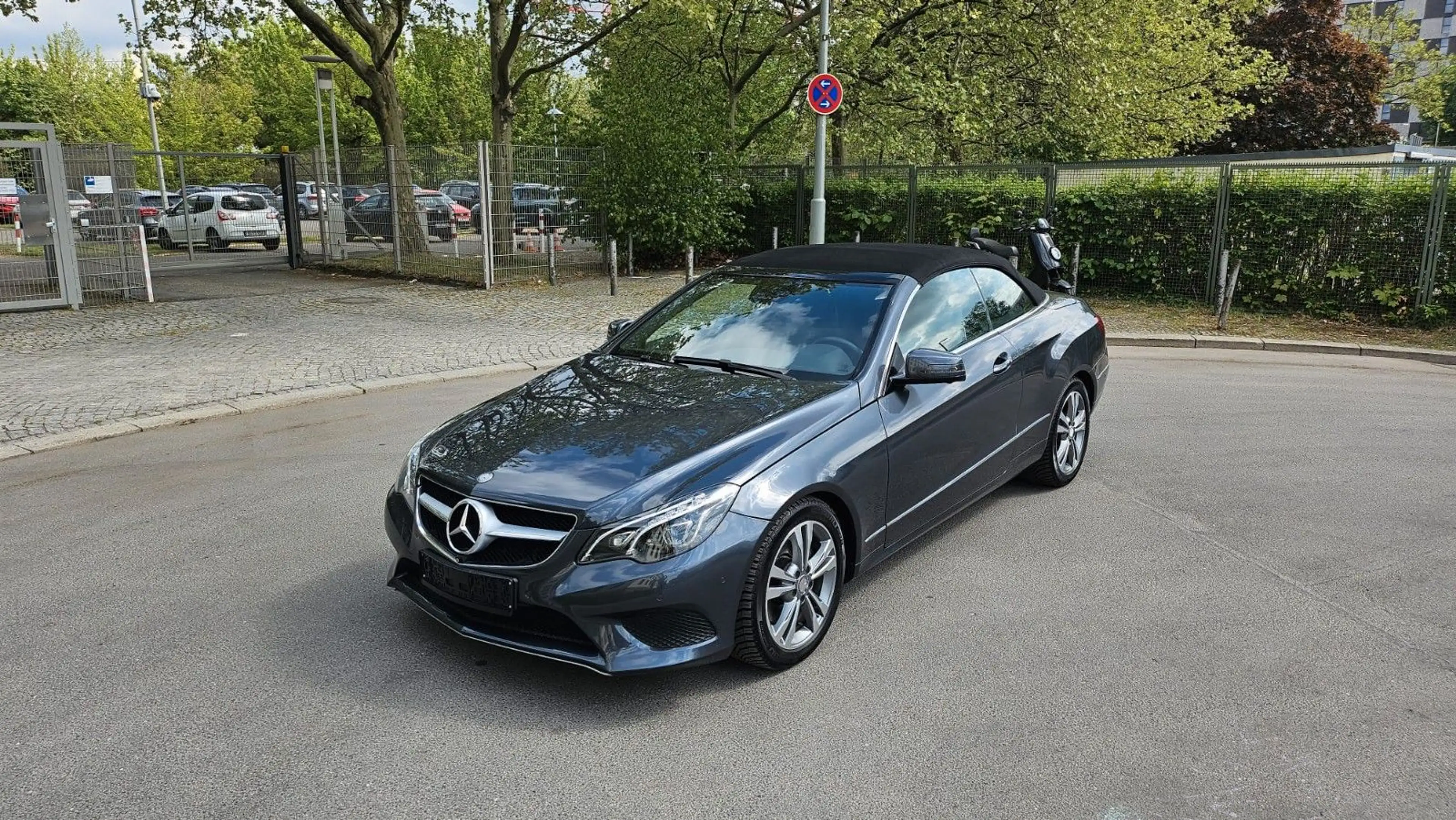 Mercedes-Benz E 250 Cabrio MB Scheckh. Airscarf Leder LED Auto — photo 18