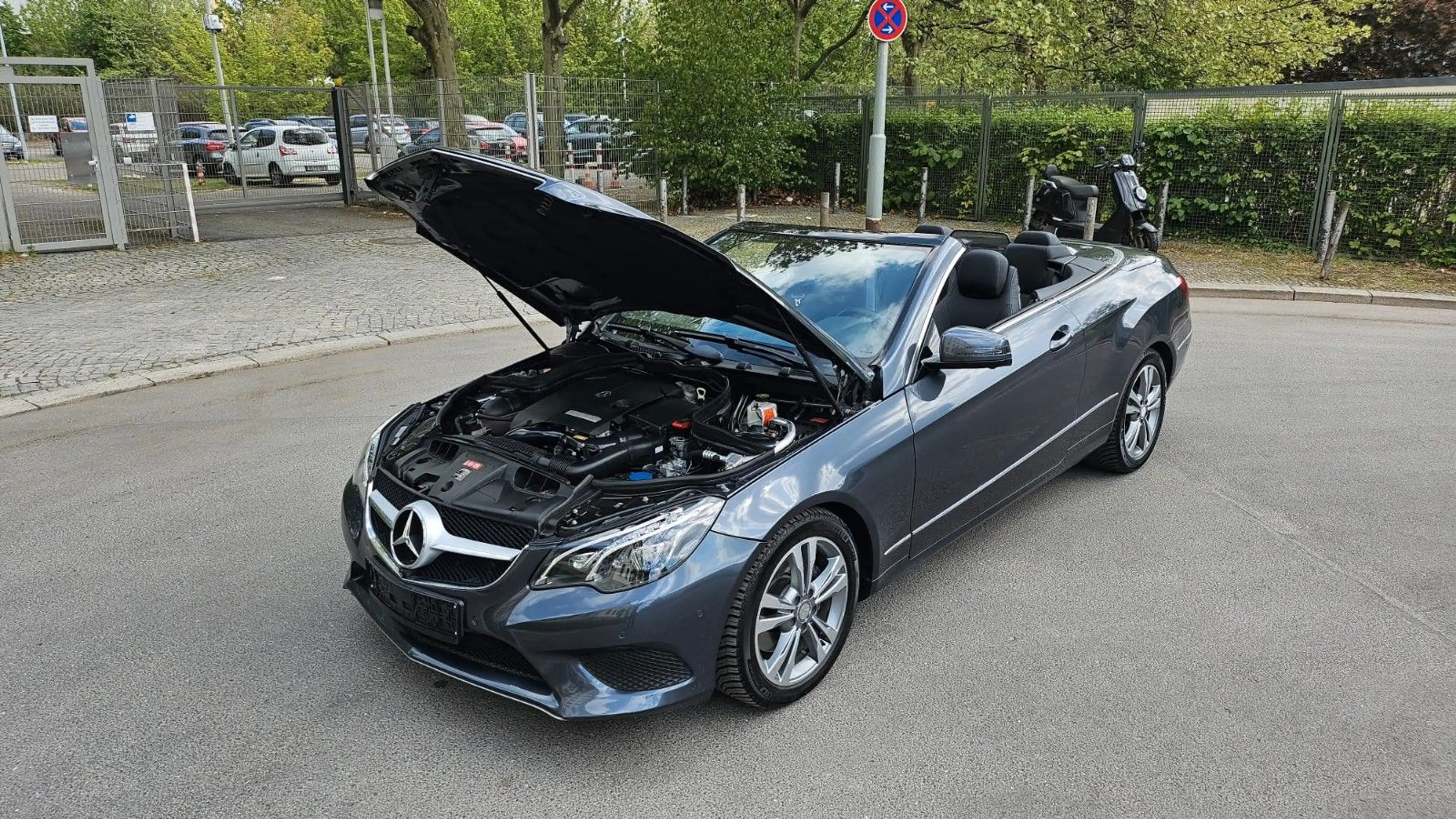 Mercedes-Benz E 250 Cabrio MB Scheckh. Airscarf Leder LED Auto — photo 10