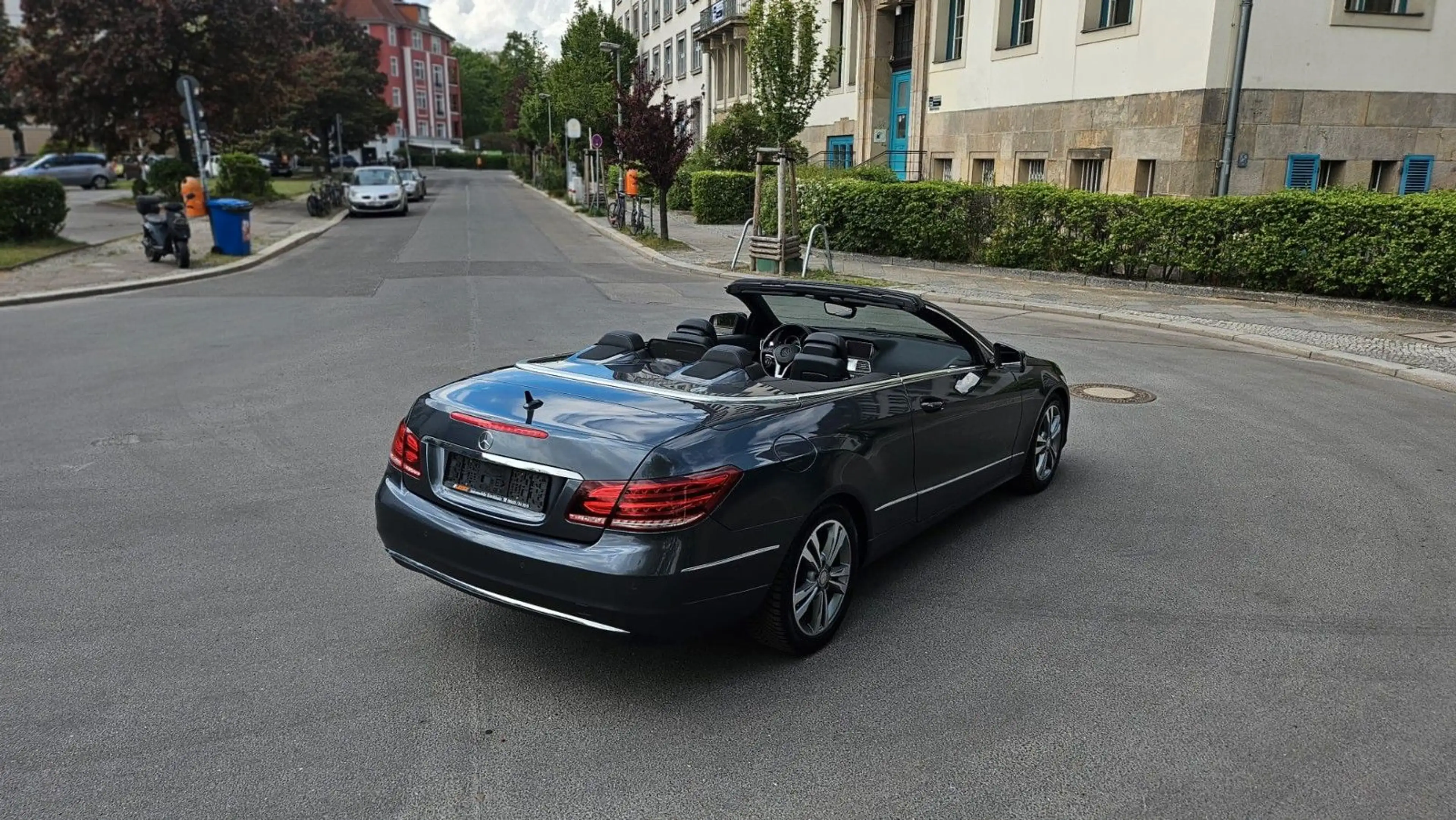 Mercedes-Benz E 250 Cabrio MB Scheckh. Airscarf Leder LED Auto — photo 6
