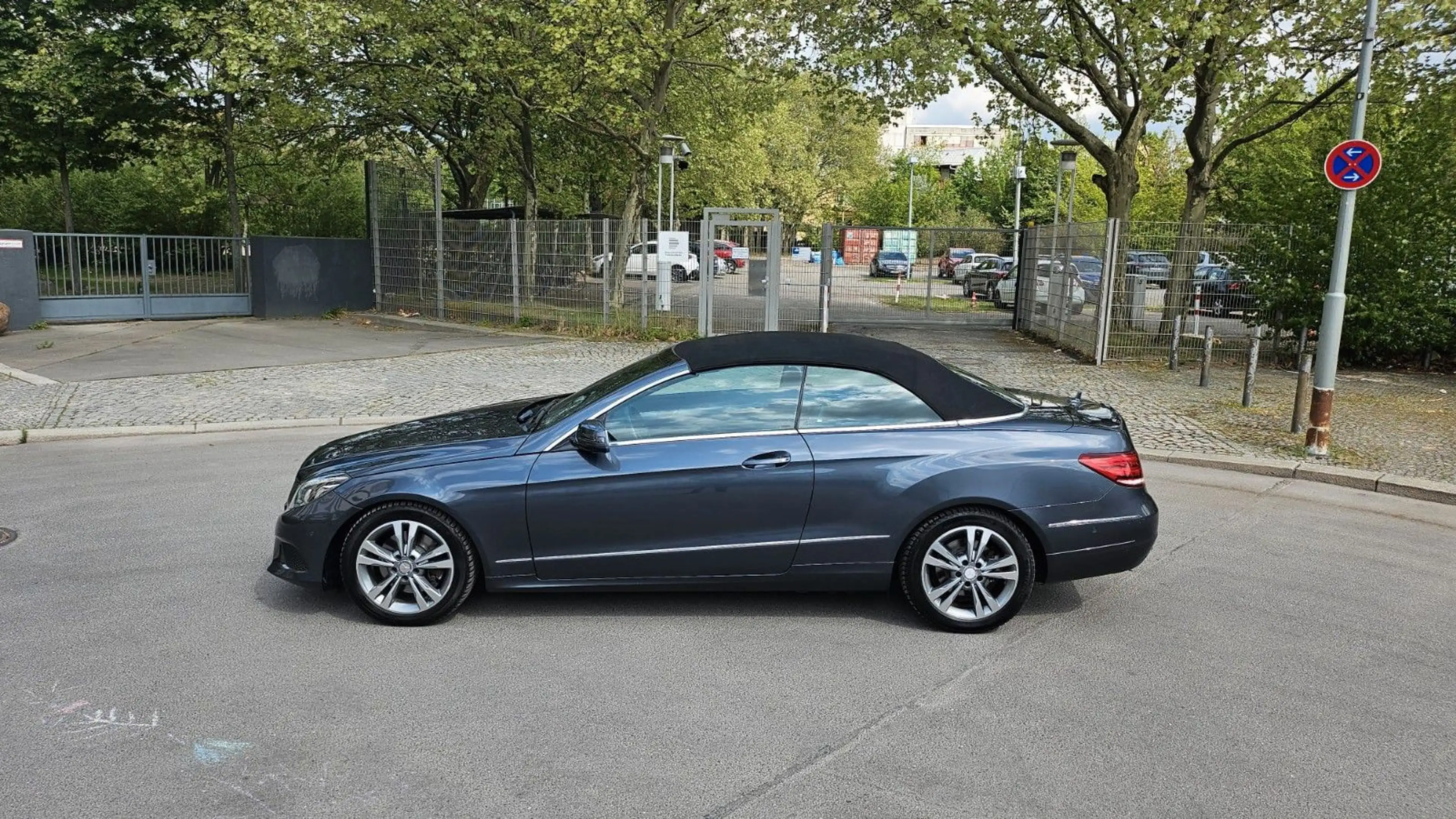 Mercedes-Benz E 250 Cabrio MB Scheckh. Airscarf Leder LED Auto — photo 19