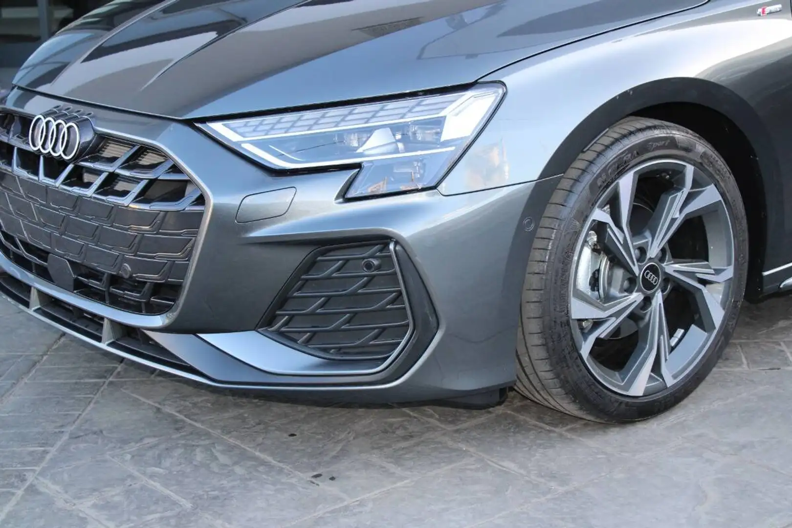 Audi A3 35 2.0 tdi S line Edition s-tronic Con TELECAMERA Grigio - 2
