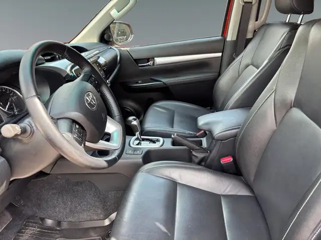 Toyota Hilux view 10