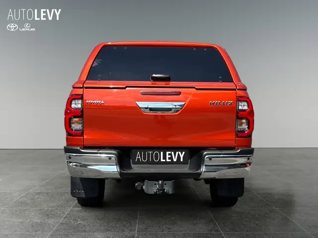 Toyota Hilux view 5