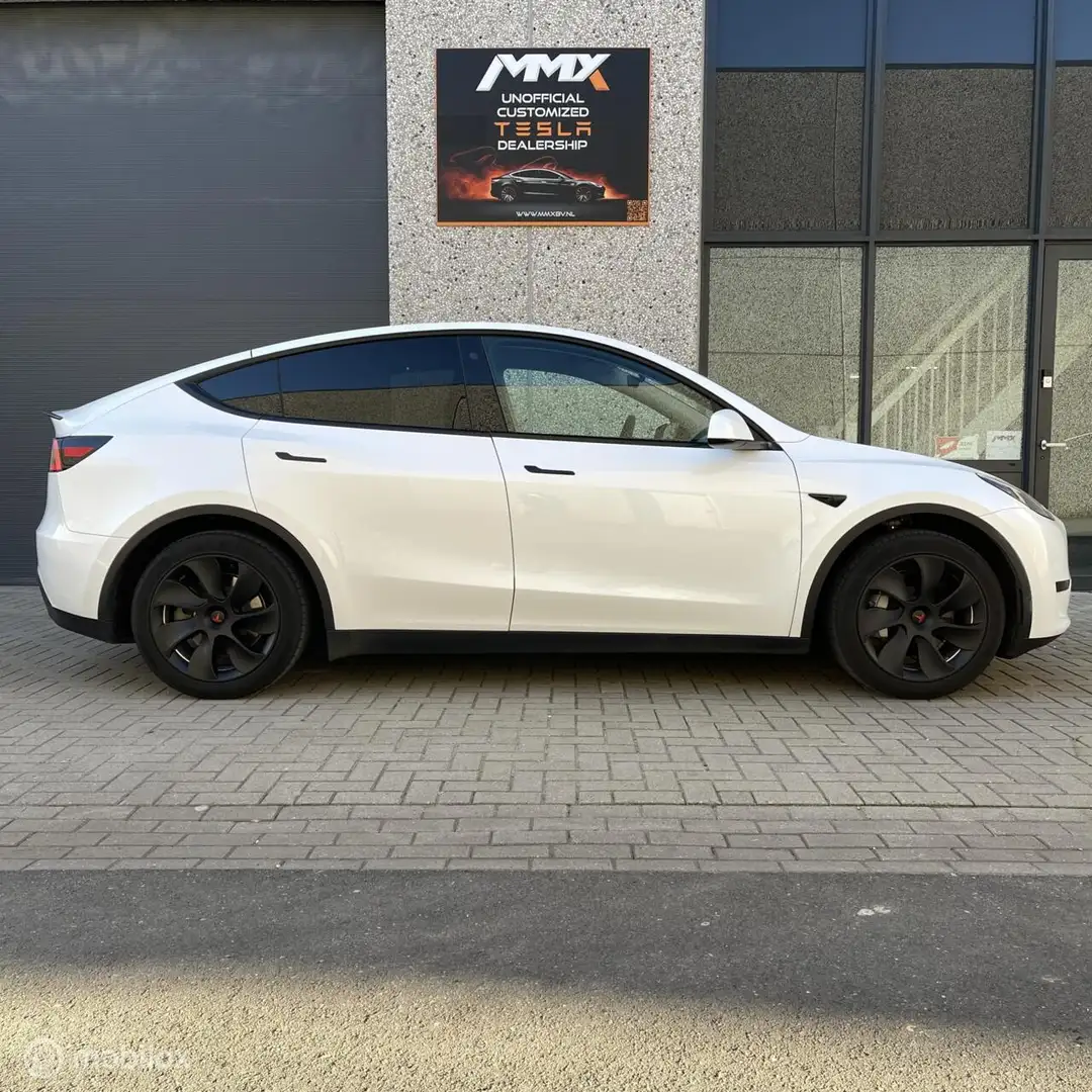 Tesla Model Y RWD + MMX PACK Wit - 2