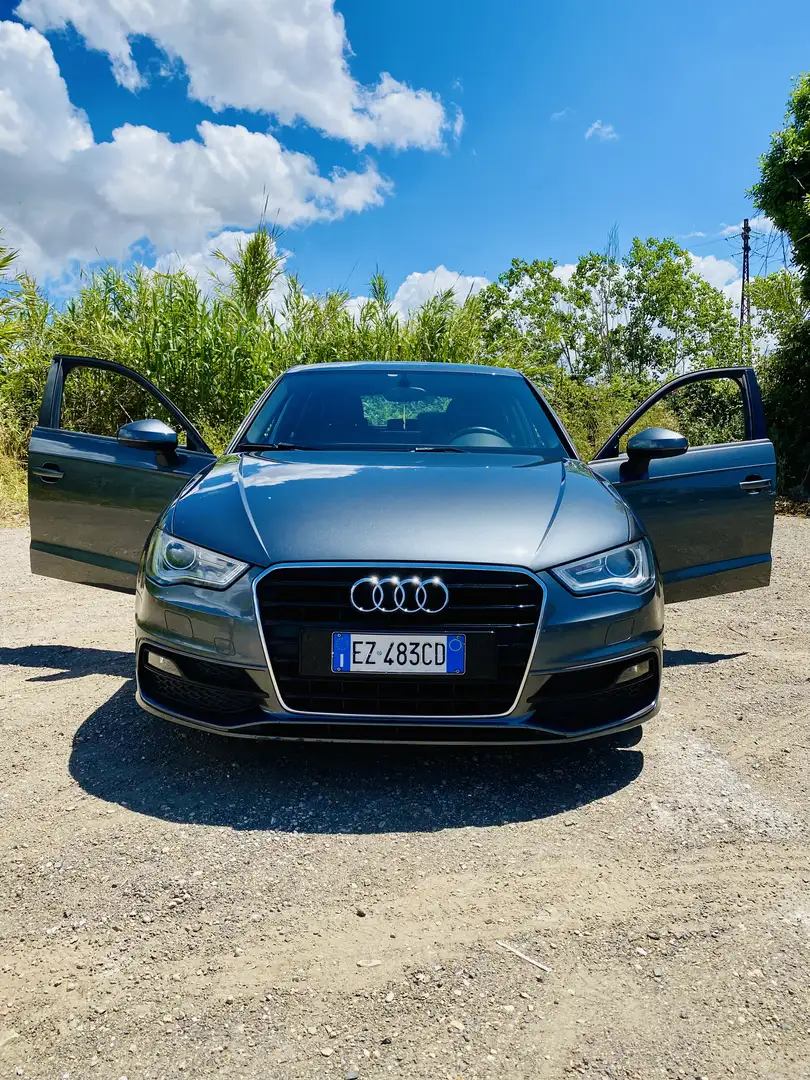 Audi A3 Sportback 1.6 tdi ultra Attraction - 2