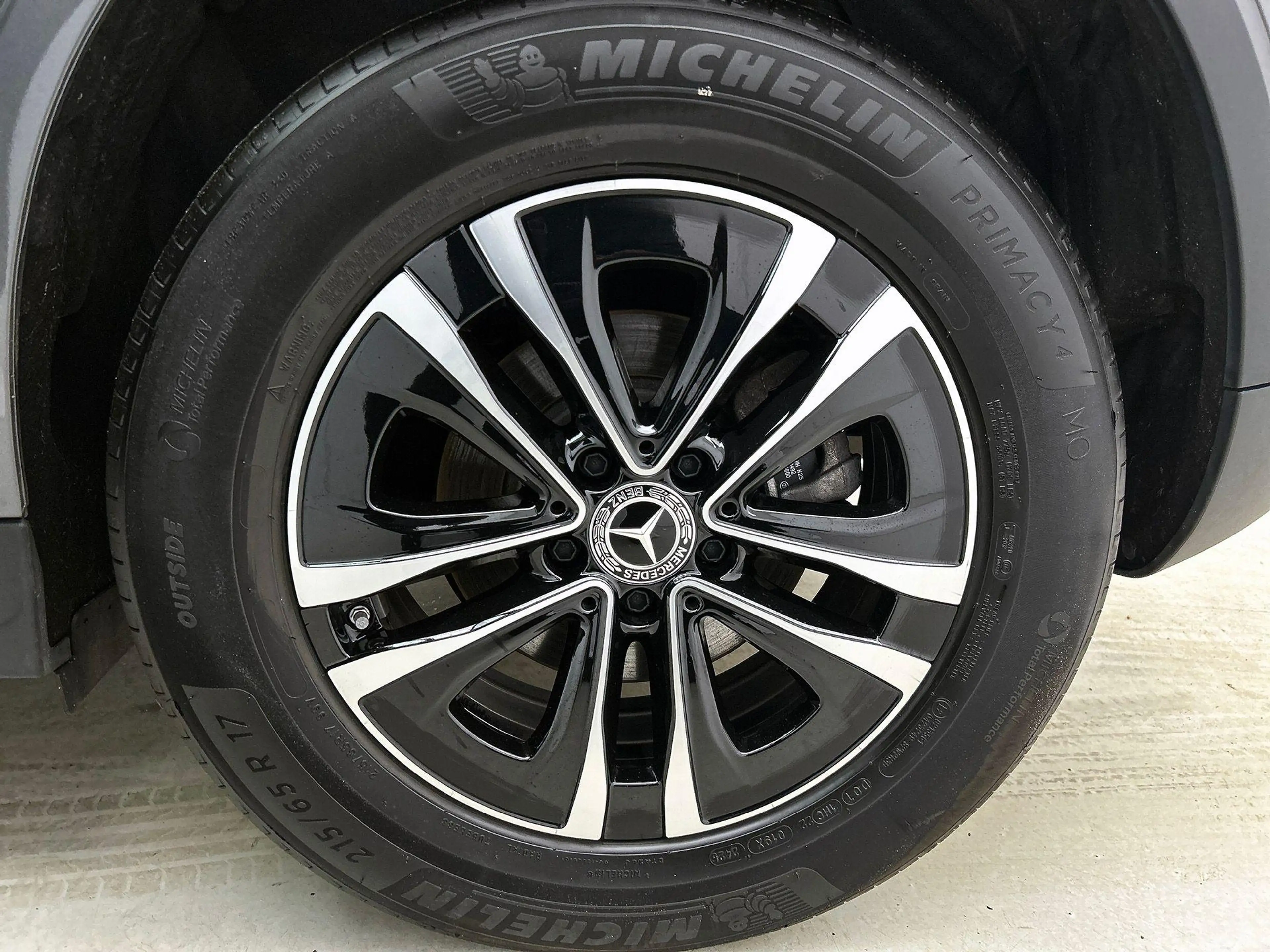 Mercedes-Benz GLA 180 Essential Line | Verwarmde Zetels | Navigatie | Ac — photo 4