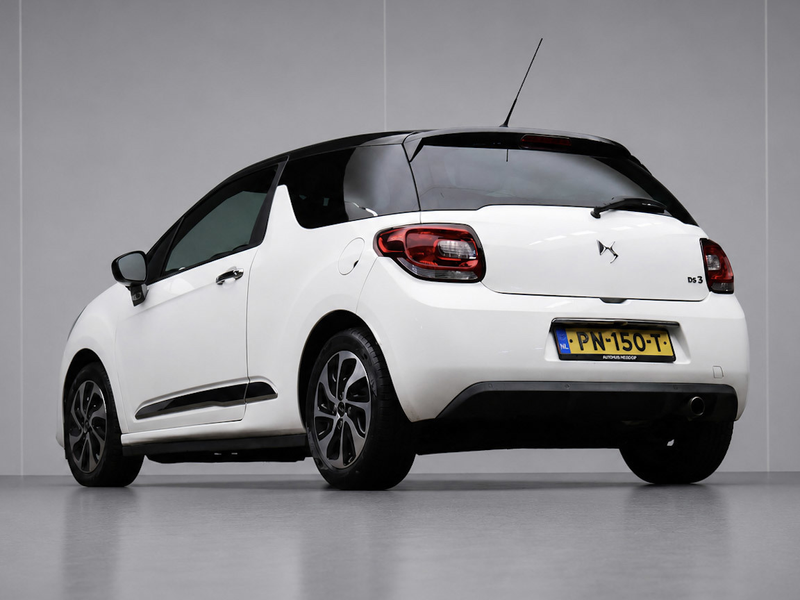 DS Automobiles DS 3 1.2 PureTech So Chic Sport (APPLE CARPLAY,NAVI,CAM — photo 3