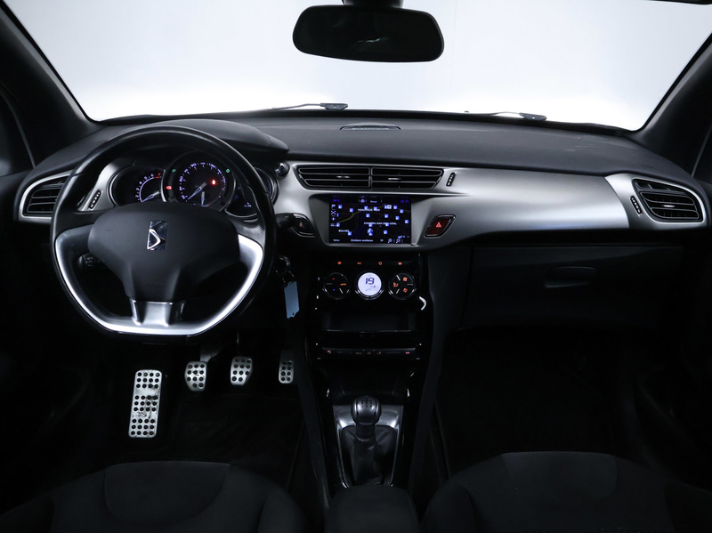 DS Automobiles DS 3 1.2 PureTech So Chic Sport (APPLE CARPLAY,NAVI,CAM — photo 6