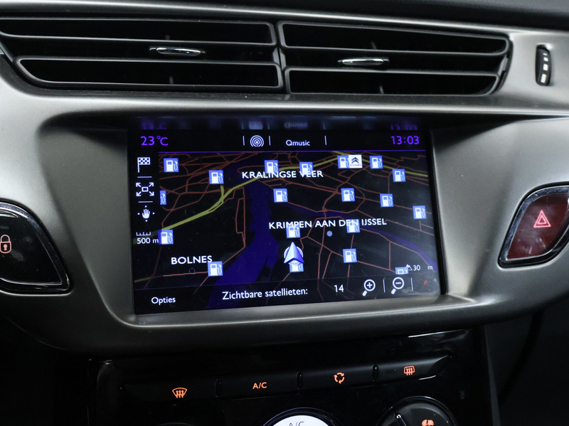 DS Automobiles DS 3 1.2 PureTech So Chic Sport (APPLE CARPLAY,NAVI,CAM — photo 12