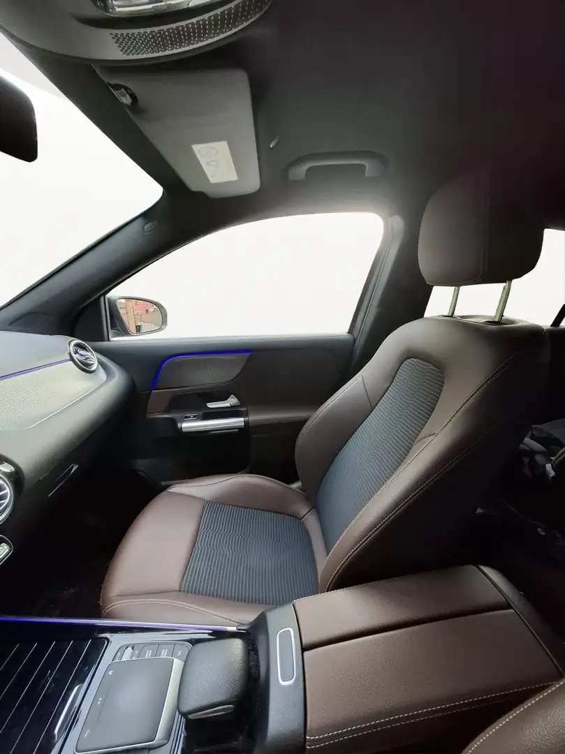 Mercedes-Benz GLA 200 d Sport Plus auto UNICO PROPRIETARIO Grigio - 2