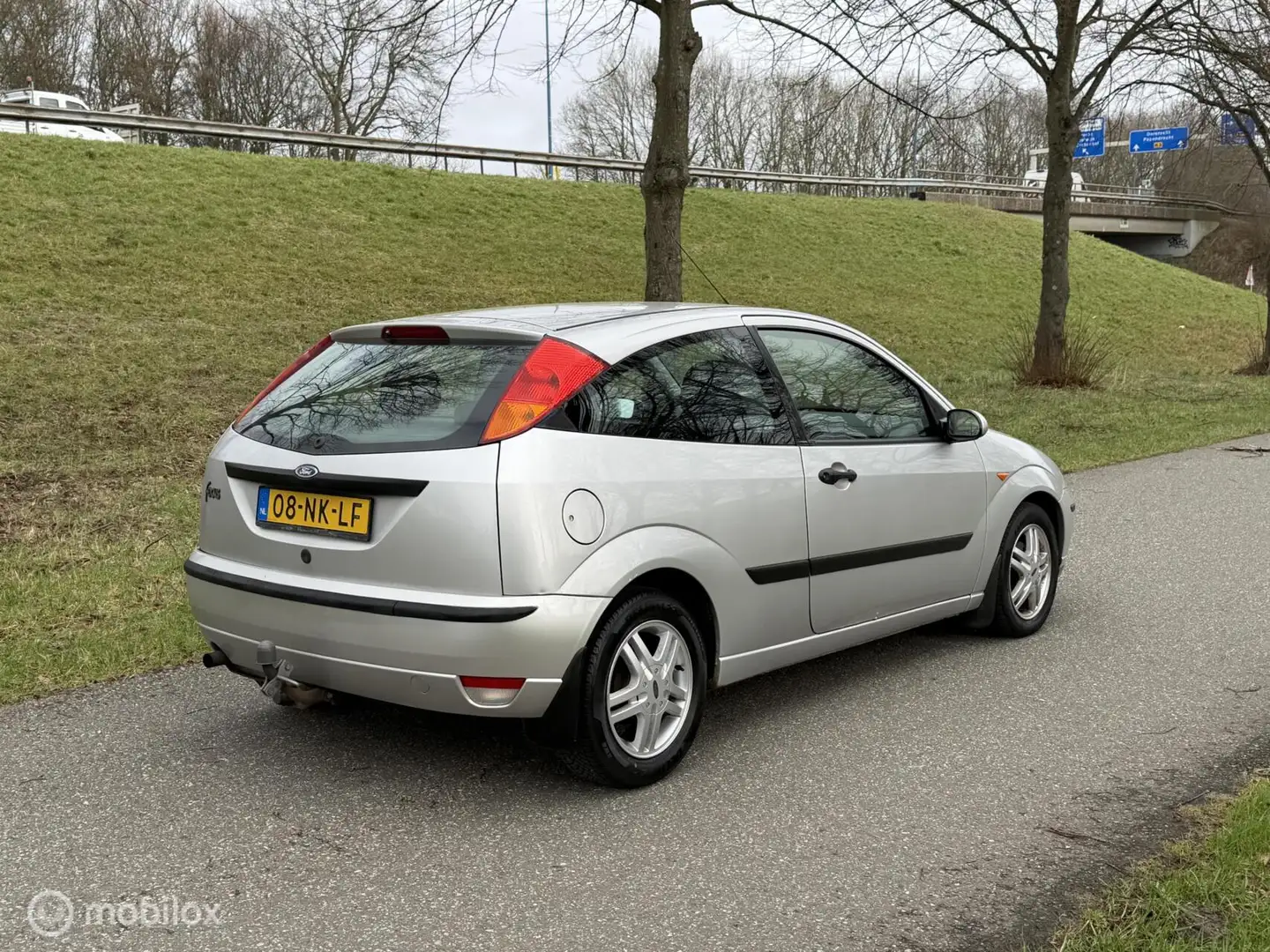 Ford Focus 1.6-16V Trend*AUTOMAAT*AIRCO*ELEK. RAMEN Grau - 2