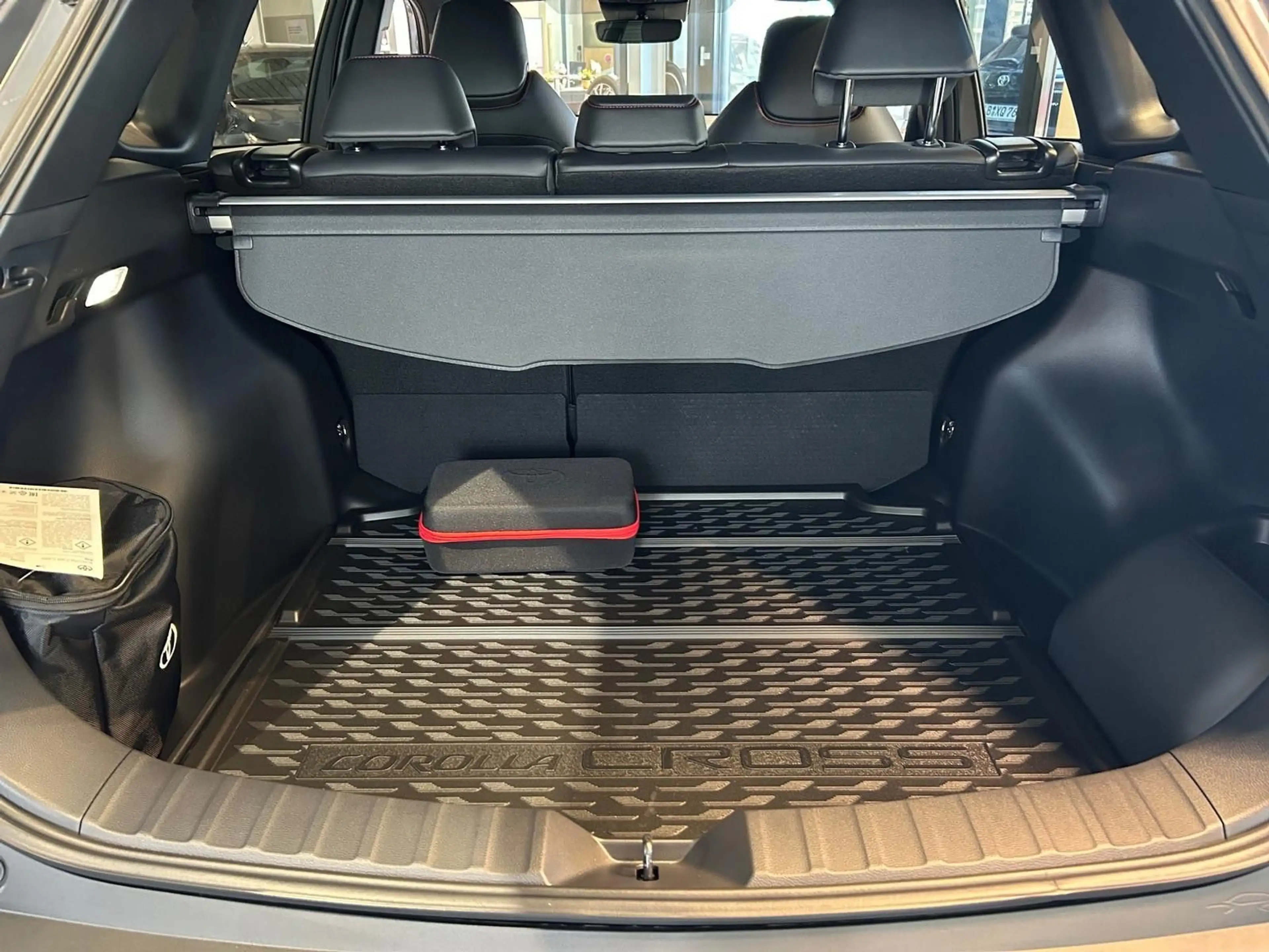 Toyota Corolla Cross Hybrid FWD GR Sport — photo 10
