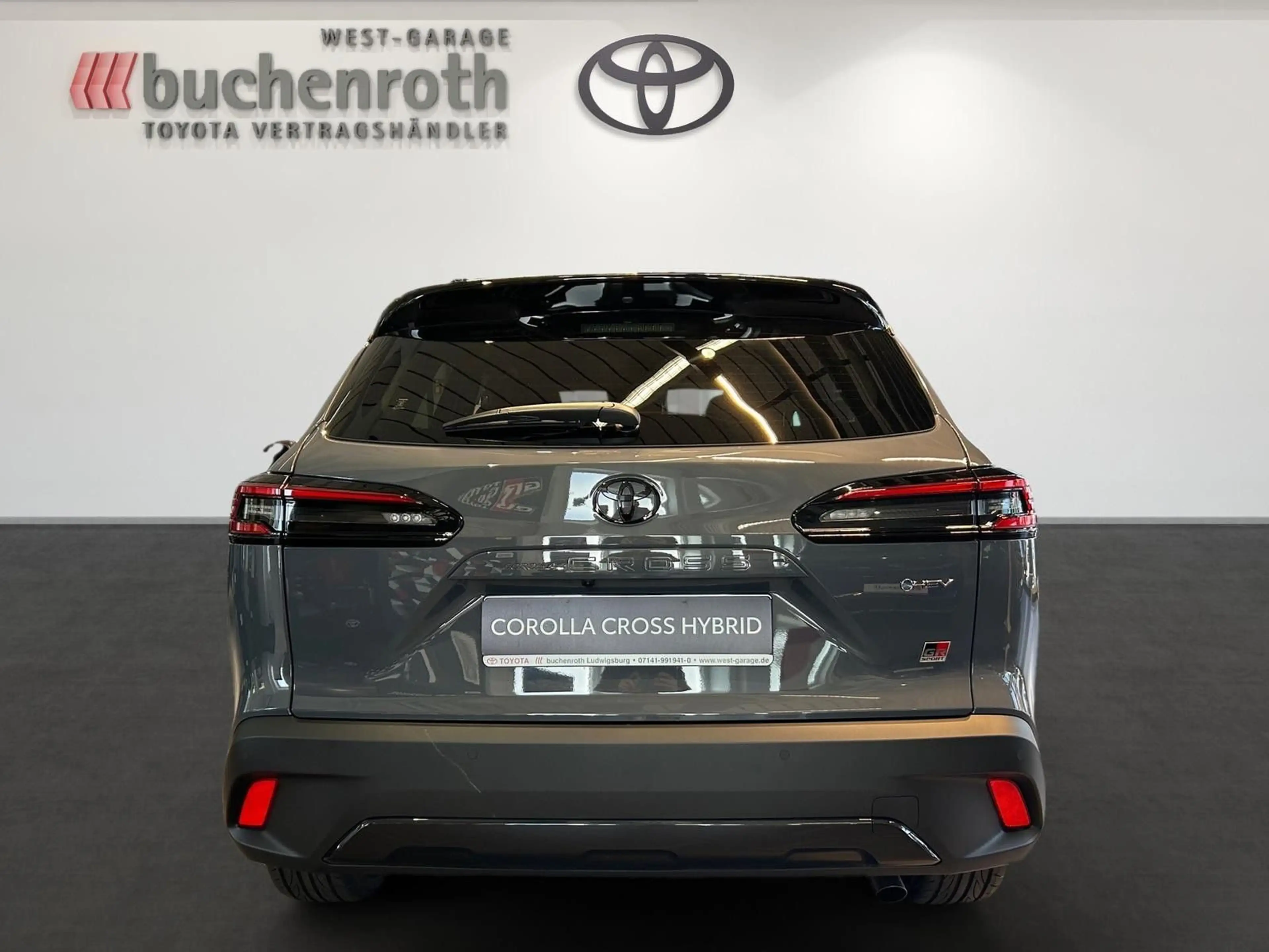 Toyota Corolla Cross Hybrid FWD GR Sport — photo 6