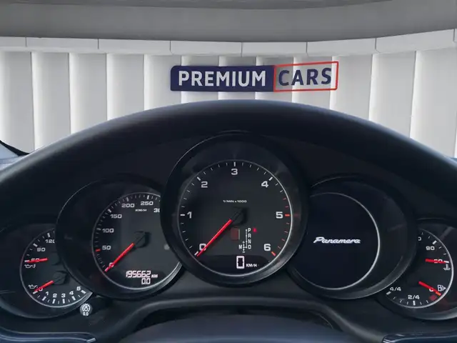 Porsche Panamera view 13