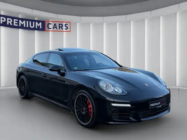 Porsche Panamera view 7